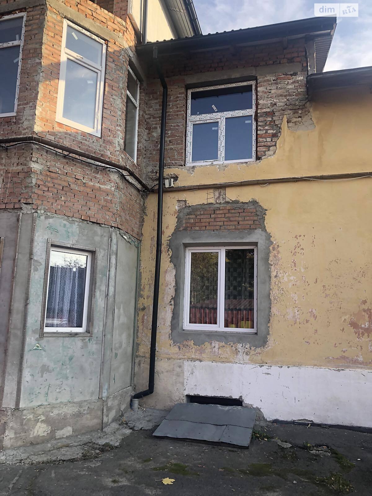 Продажа пятикомнатной квартиры в Львове, на ул. Остряницы Якова 3, район Подзамче фото 1 Продажа пятикомнатной квартиры в Львове, на ул. Остряницы Якова 3, район Подзамче фото 1