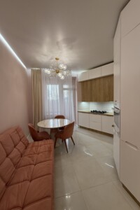 Продаж двокімнатної квартири в Львові, на вул. Олеся Олександра, район Погулянка фото 2