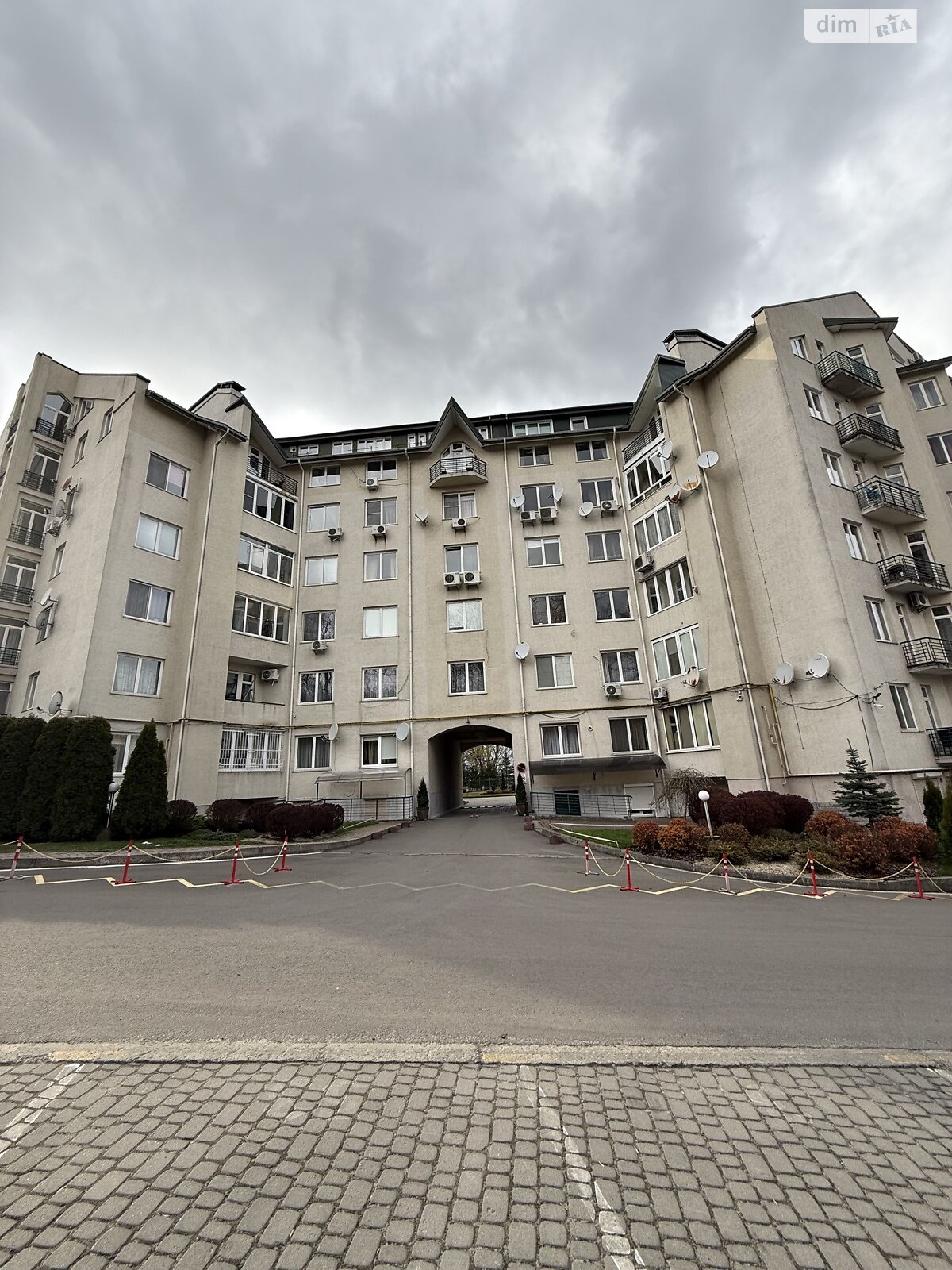 Продаж двокімнатної квартири в Львові, на вул. Олеся Олександра, район Погулянка фото 1 Продаж двокімнатної квартири в Львові, на вул. Олеся Олександра, район Погулянка фото 1