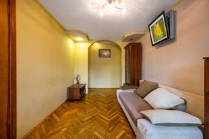 Продаж трикімнатної квартири в Львові, на вул. Братів Дужих 22А, район Привокзальна фото 2