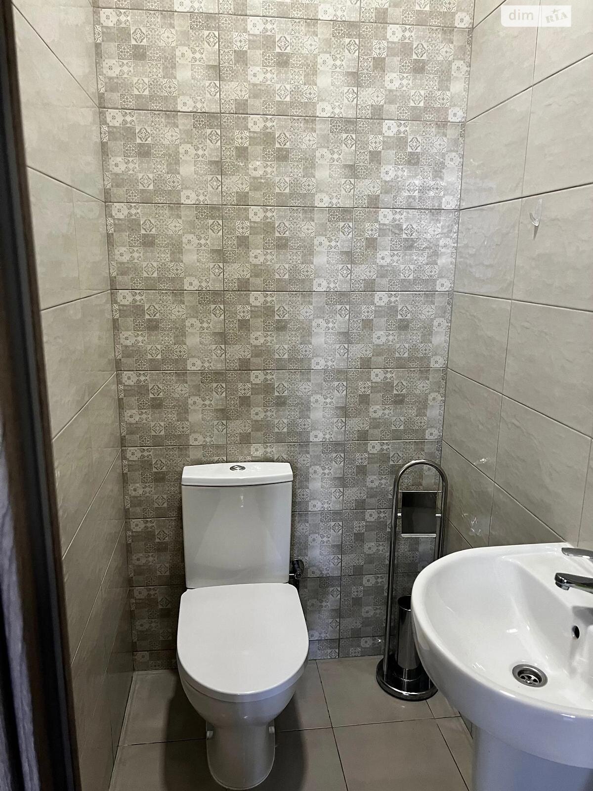 Продажа четырехкомнатной квартиры в Львове, на пл. Князя Святослава 5, район Привокзальная фото 1