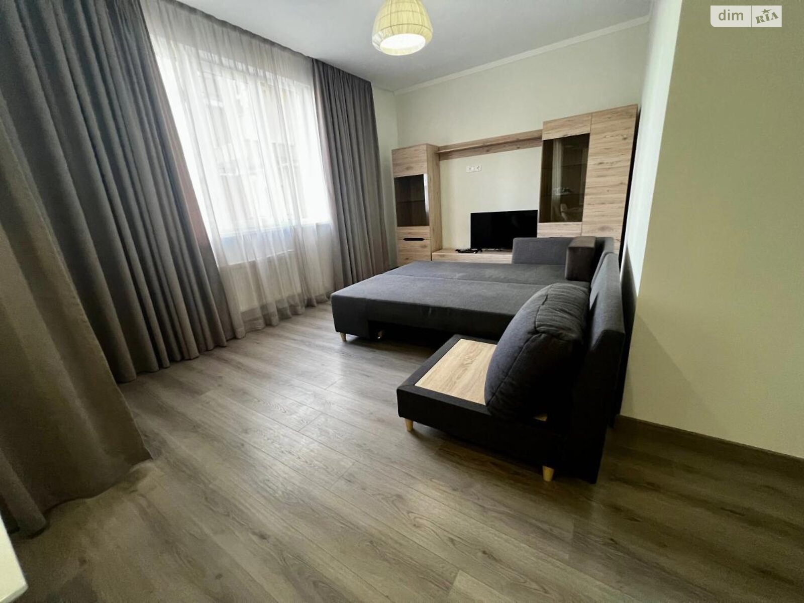 Продажа четырехкомнатной квартиры в Львове, на пл. Князя Святослава 5, район Привокзальная фото 1