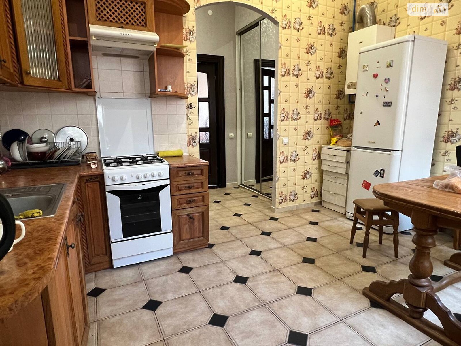 Продаж трикімнатної квартири в Львові, на вул. Коротка, район Привокзальна фото 1 Продаж трикімнатної квартири в Львові, на вул. Коротка, район Привокзальна фото 1