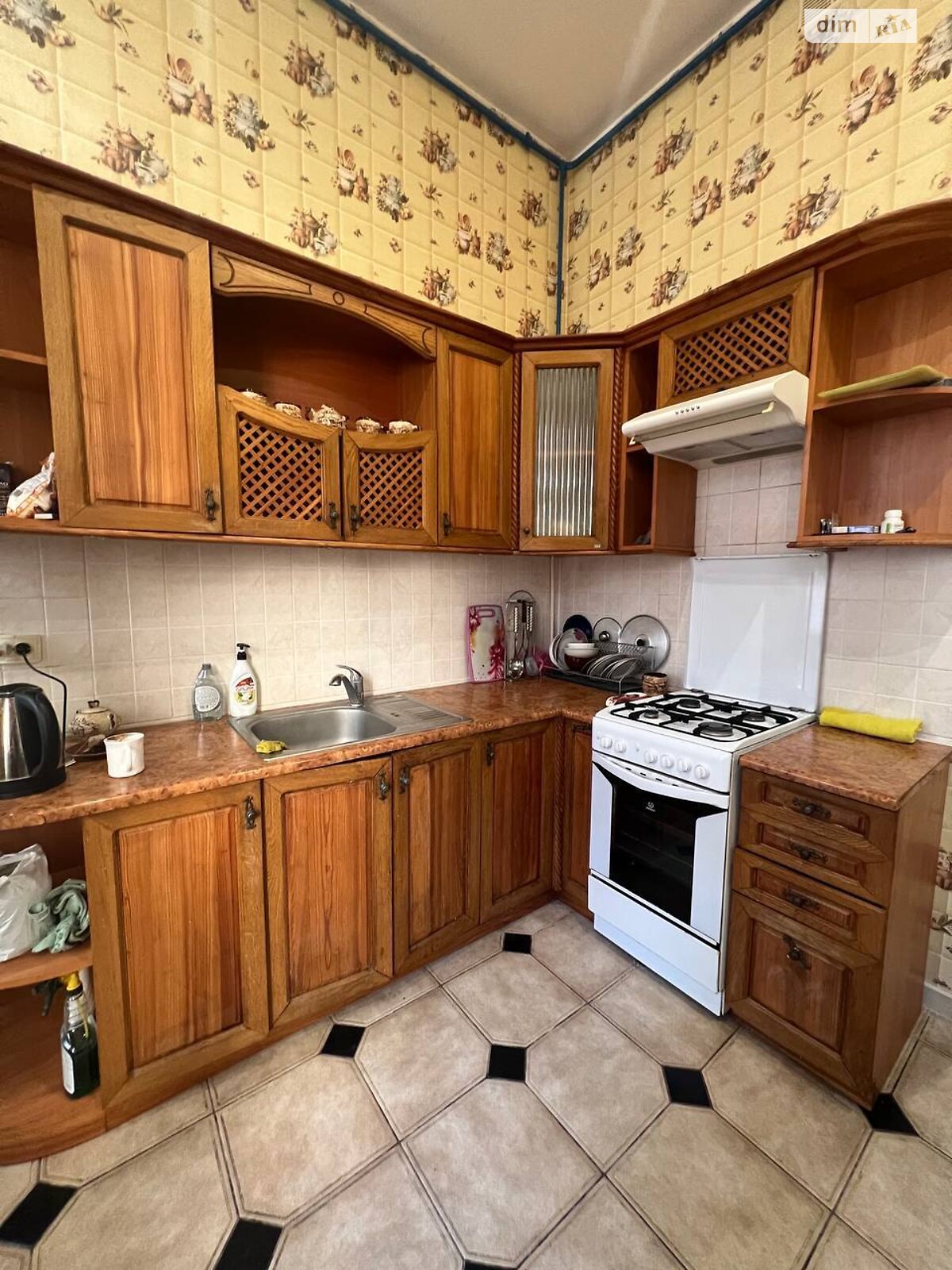 Продаж трикімнатної квартири в Львові, на вул. Коротка, район Привокзальна фото 1 Продаж трикімнатної квартири в Львові, на вул. Коротка, район Привокзальна фото 1