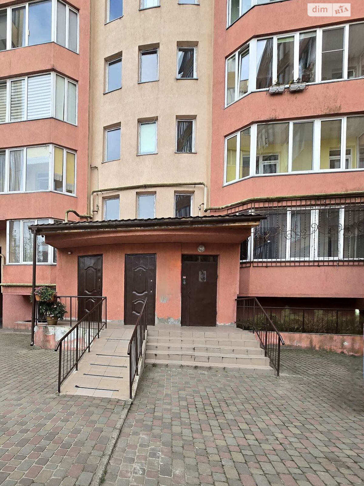 Продажа трехкомнатной квартиры в Львове, на ул. Шевченко Тараса, район Рясное фото 1 Продажа трехкомнатной квартиры в Львове, на ул. Шевченко Тараса, район Рясное фото 1