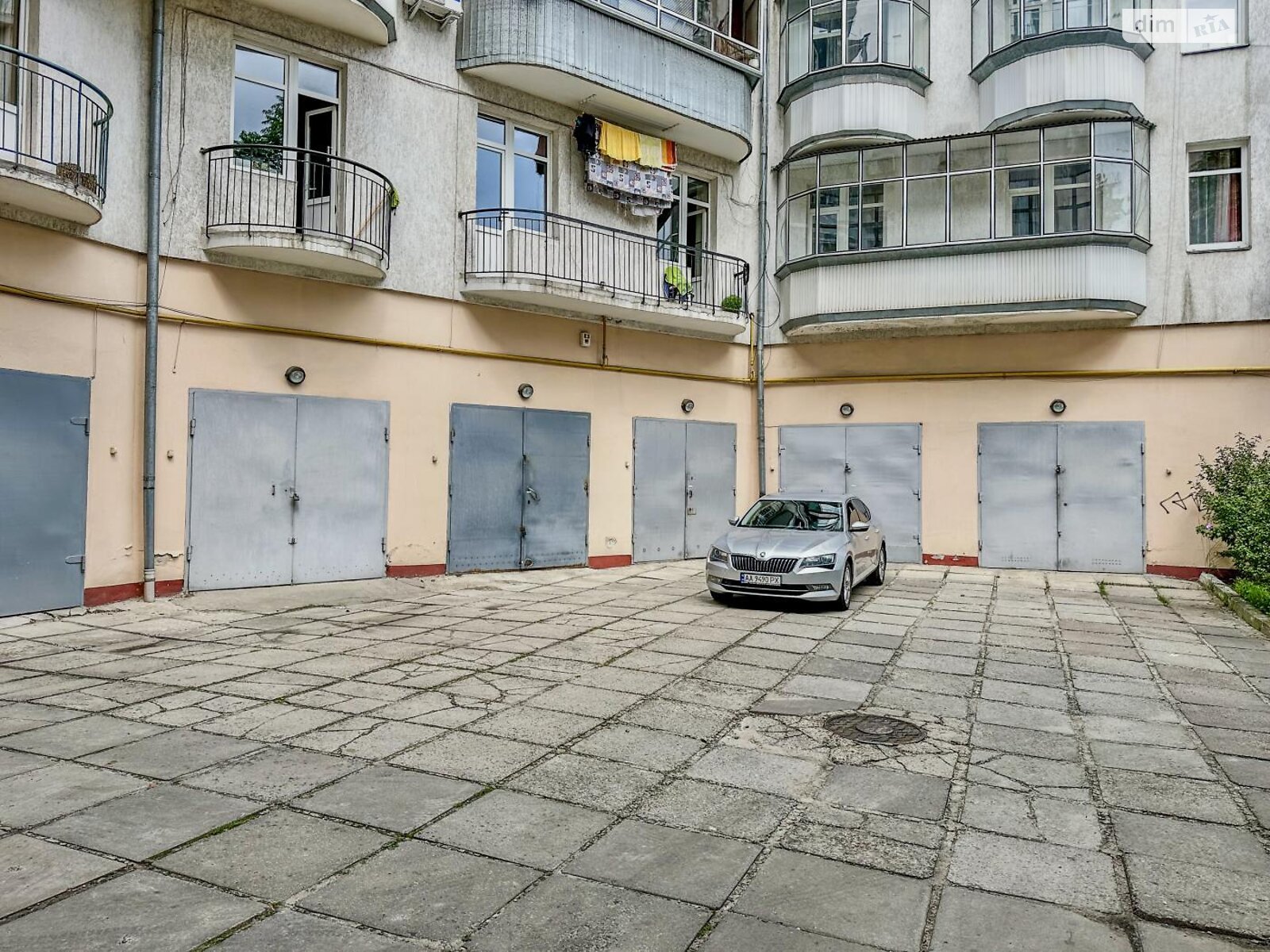 Продаж трикімнатної квартири в Львові, на вул. Сергія Єфремова 13, фото 1 Продаж трикімнатної квартири в Львові, на вул. Сергія Єфремова 13, фото 1