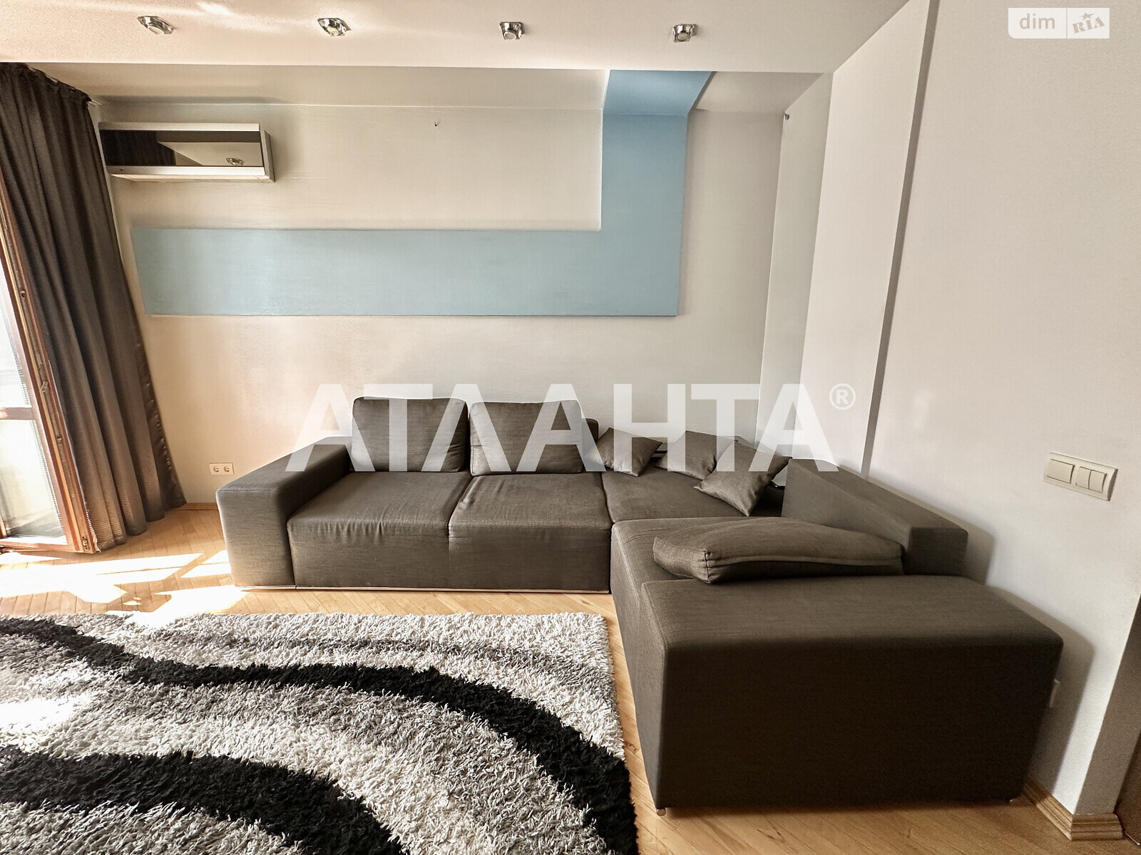 Продаж трикімнатної квартири в Львові, на просп. Чорновола В'ячеслава, район Шевченківський фото 2 Продаж трикімнатної квартири в Львові, на просп. Чорновола В'ячеслава, район Шевченківський фото 2