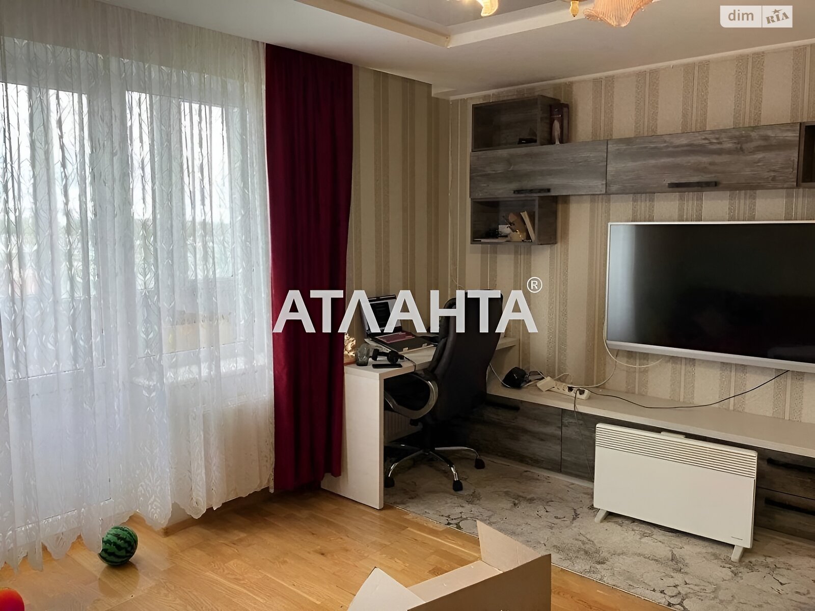 Продаж трикімнатної квартири в Львові, на вул. Хмельницького Богдана, район Шевченківський фото 2 Продаж трикімнатної квартири в Львові, на вул. Хмельницького Богдана, район Шевченківський фото 2