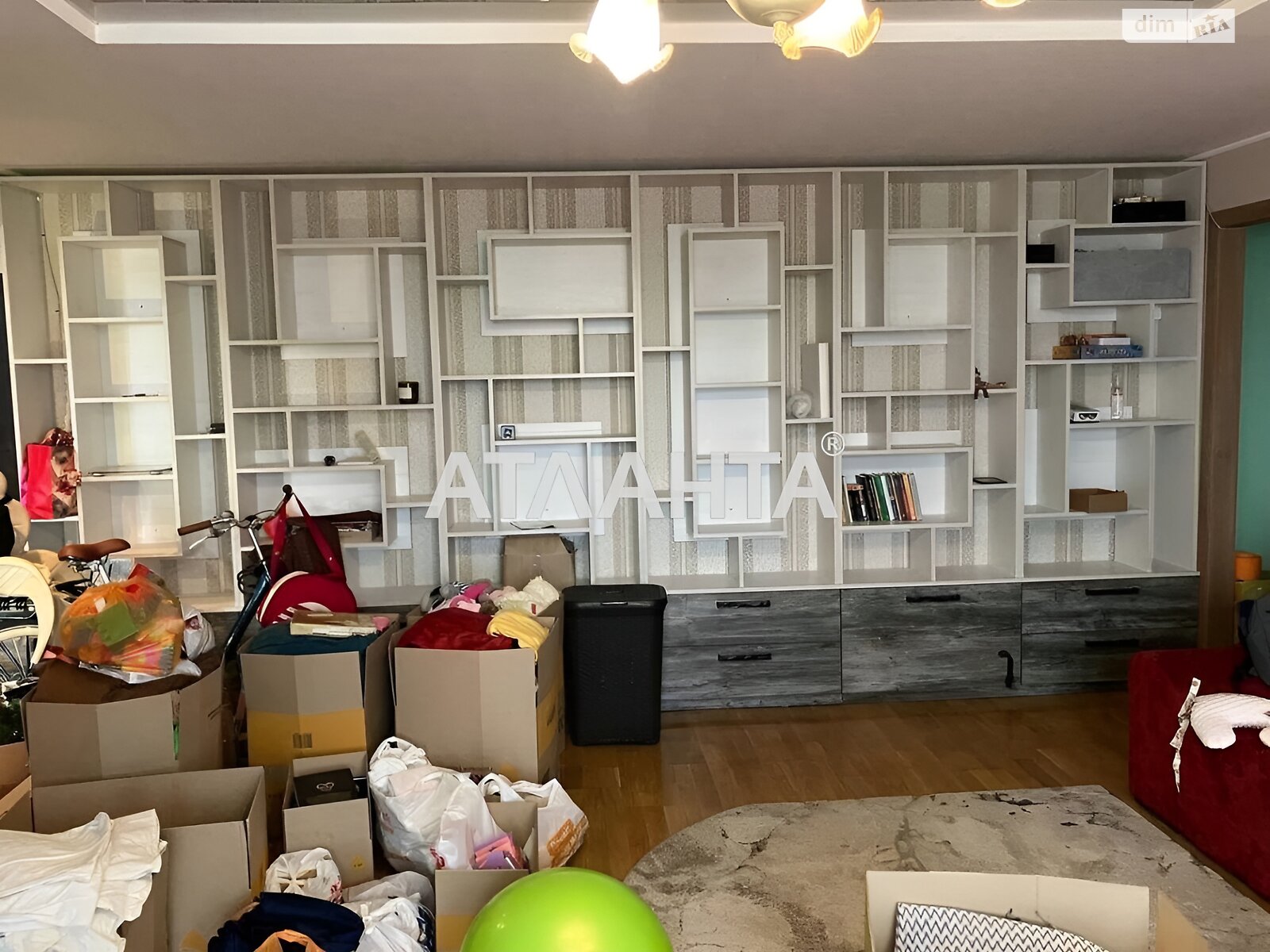 Продаж трикімнатної квартири в Львові, на вул. Хмельницького Богдана, район Шевченківський фото 2 Продаж трикімнатної квартири в Львові, на вул. Хмельницького Богдана, район Шевченківський фото 2