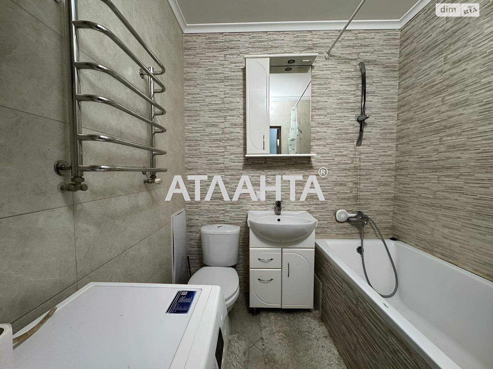 Продаж трикімнатної квартири в Львові, на вул. Хмельницького Богдана, район Шевченківський фото 2 Продаж трикімнатної квартири в Львові, на вул. Хмельницького Богдана, район Шевченківський фото 2