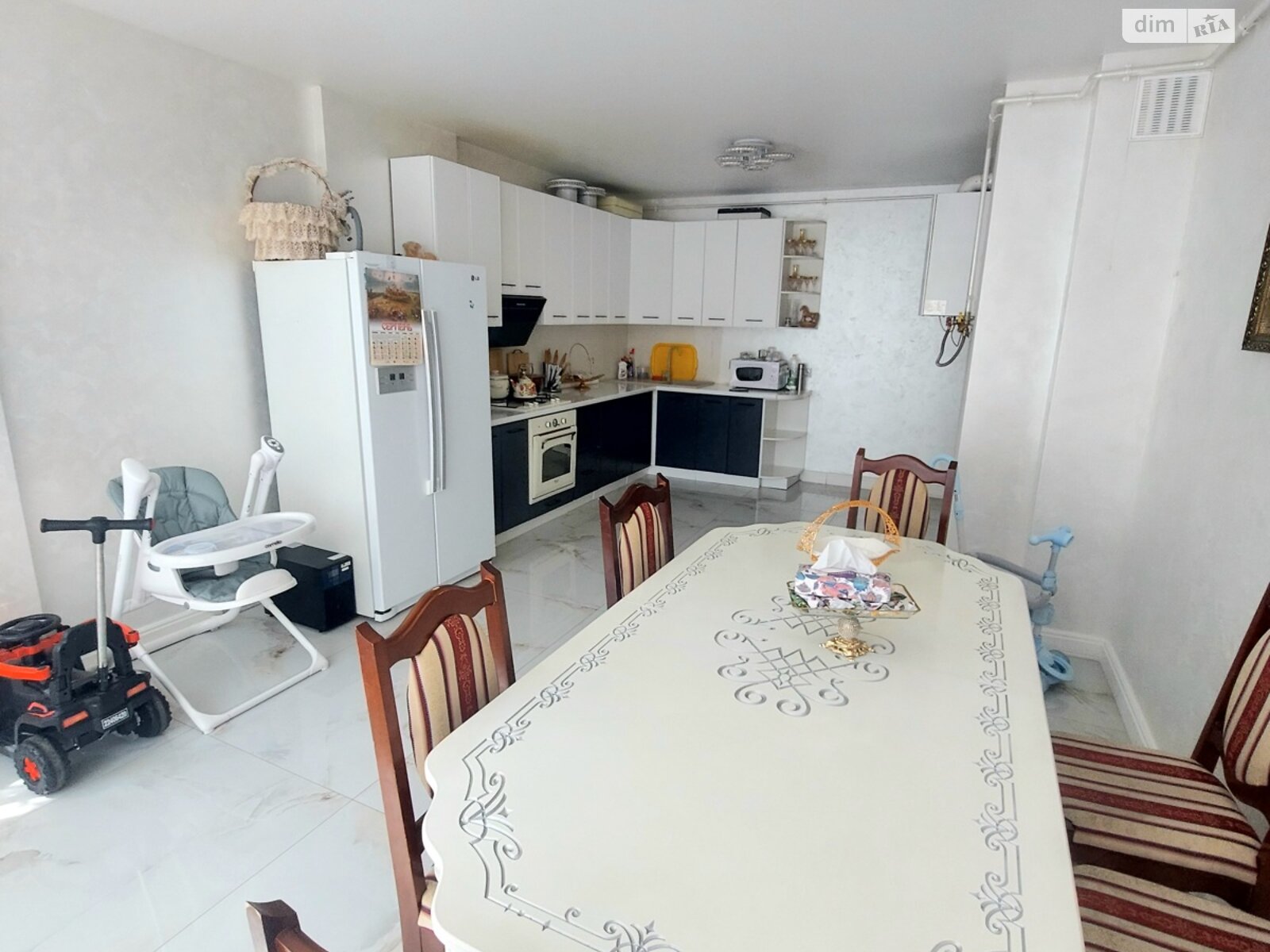 Продажа трехкомнатной квартиры в Львове, на ул. Камышовая, район Шевченковский фото 1 Продажа трехкомнатной квартиры в Львове, на ул. Камышовая, район Шевченковский фото 1