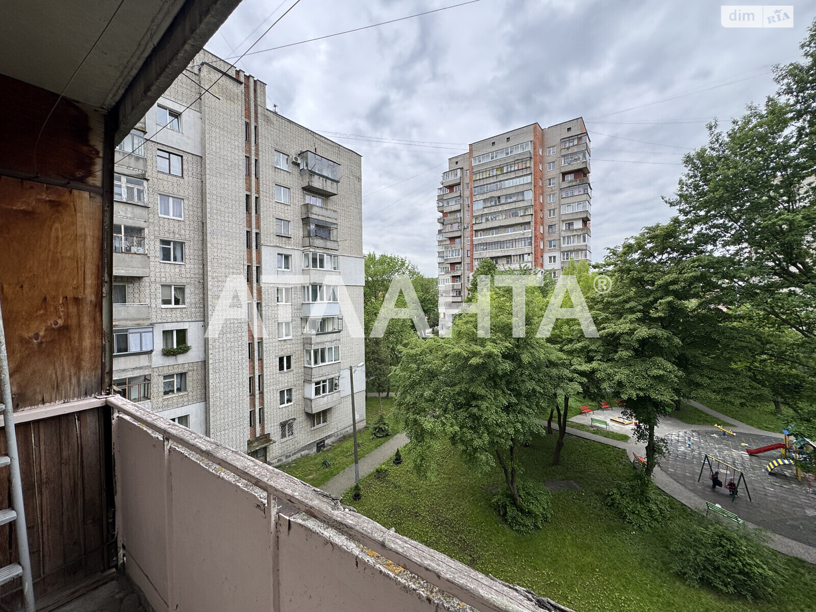 Продаж трикімнатної квартири в Львові, на вул. Кошиця, район Шевченківський фото 1 Продаж трикімнатної квартири в Львові, на вул. Кошиця, район Шевченківський фото 1