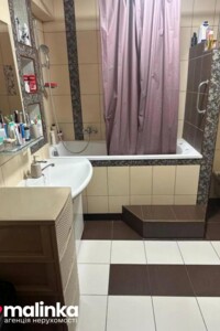 Продажа трехкомнатной квартиры в Львове, на ул. Липы Юрия 12, район Шевченковский фото 2