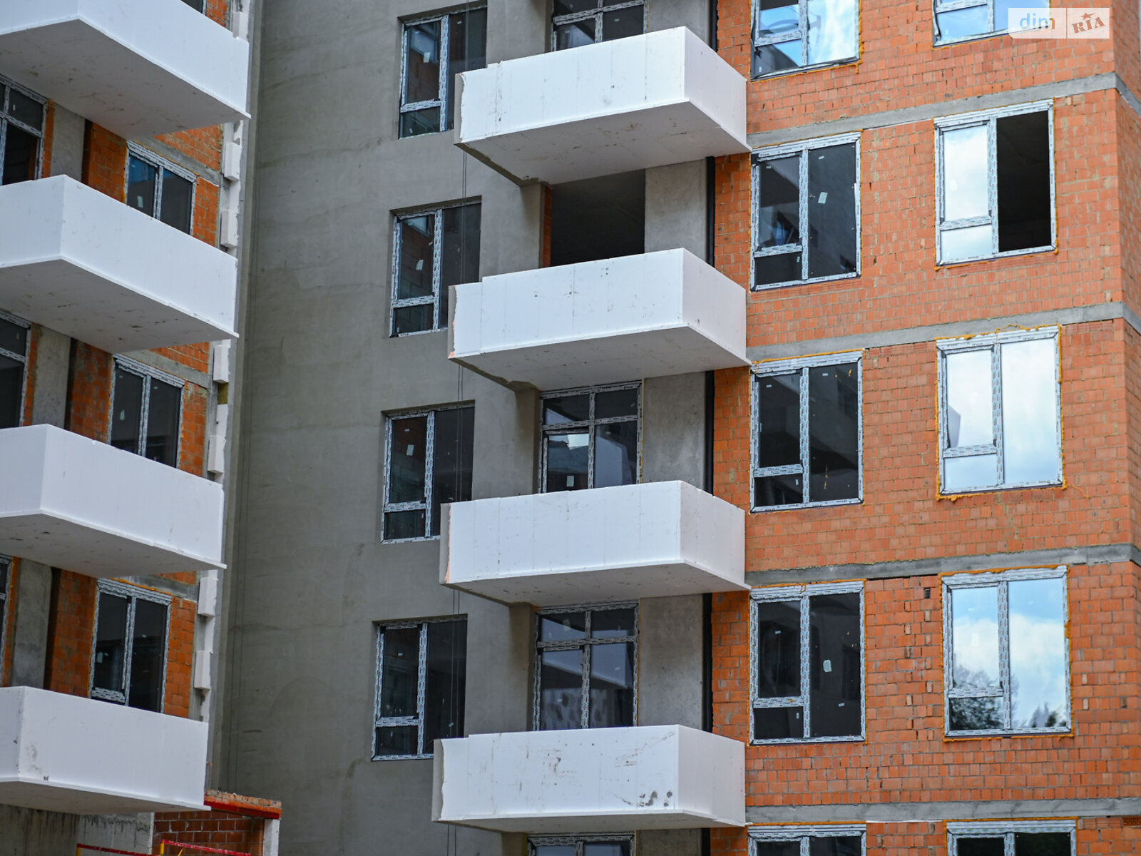 Продажа трехкомнатной квартиры в Львове, на ул. Миколайчука 17, район Замарстынов фото 1 Продажа трехкомнатной квартиры в Львове, на ул. Миколайчука 17, район Замарстынов фото 1