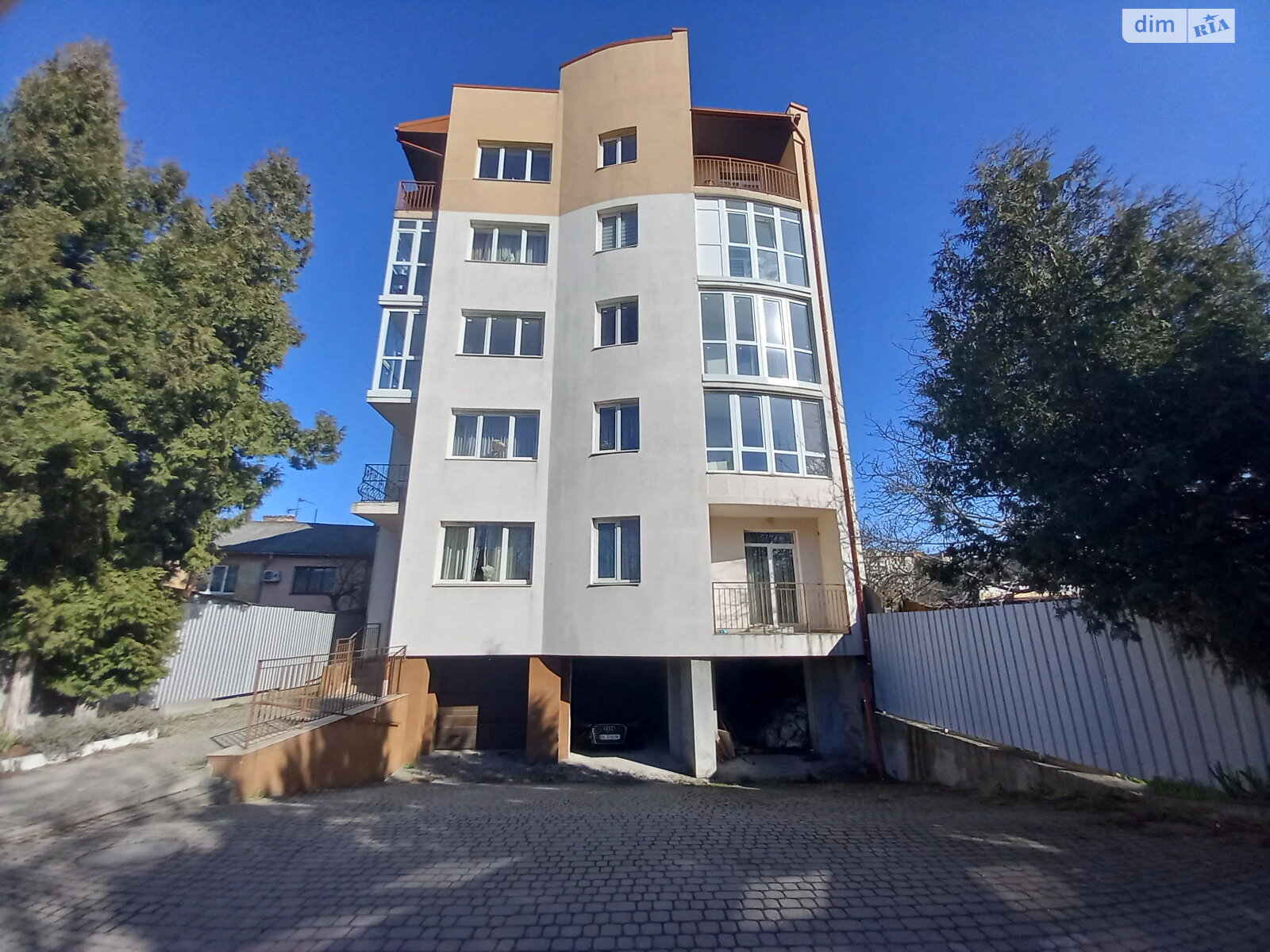Продажа трехкомнатной квартиры в Львове, на ул. Варшавская 103Б, район Шевченковский фото 1 Продажа трехкомнатной квартиры в Львове, на ул. Варшавская 103Б, район Шевченковский фото 1