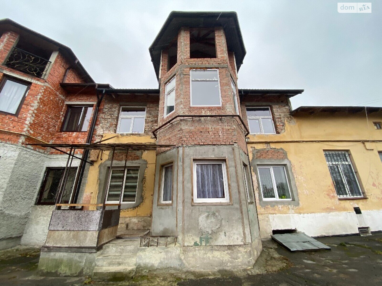 Продажа пятикомнатной квартиры в Львове, на ул. Остряницы Якова, район Шевченковский фото 1 Продажа пятикомнатной квартиры в Львове, на ул. Остряницы Якова, район Шевченковский фото 1
