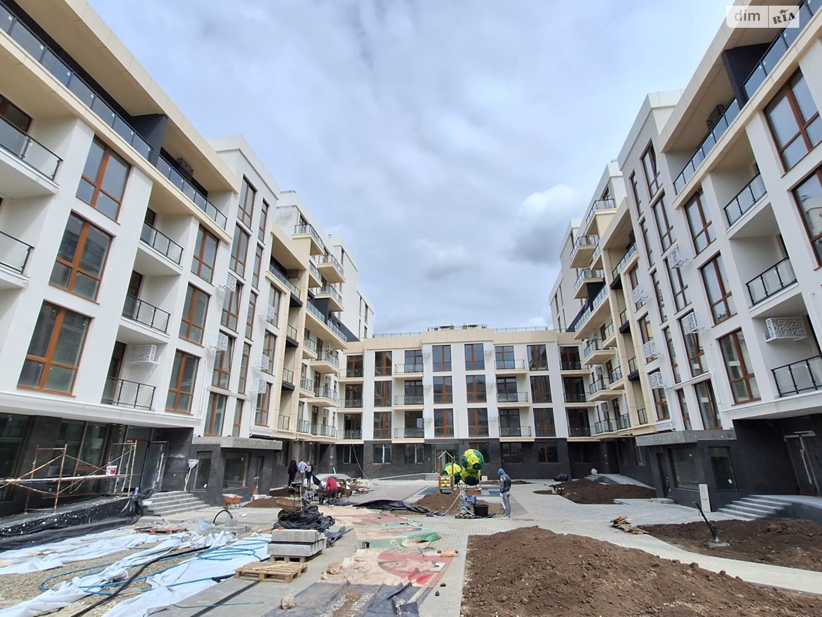 Продажа трехкомнатной квартиры в Львове, на пер. Заозерный, район Голоско фото 1 Продажа трехкомнатной квартиры в Львове, на пер. Заозерный, район Голоско фото 1