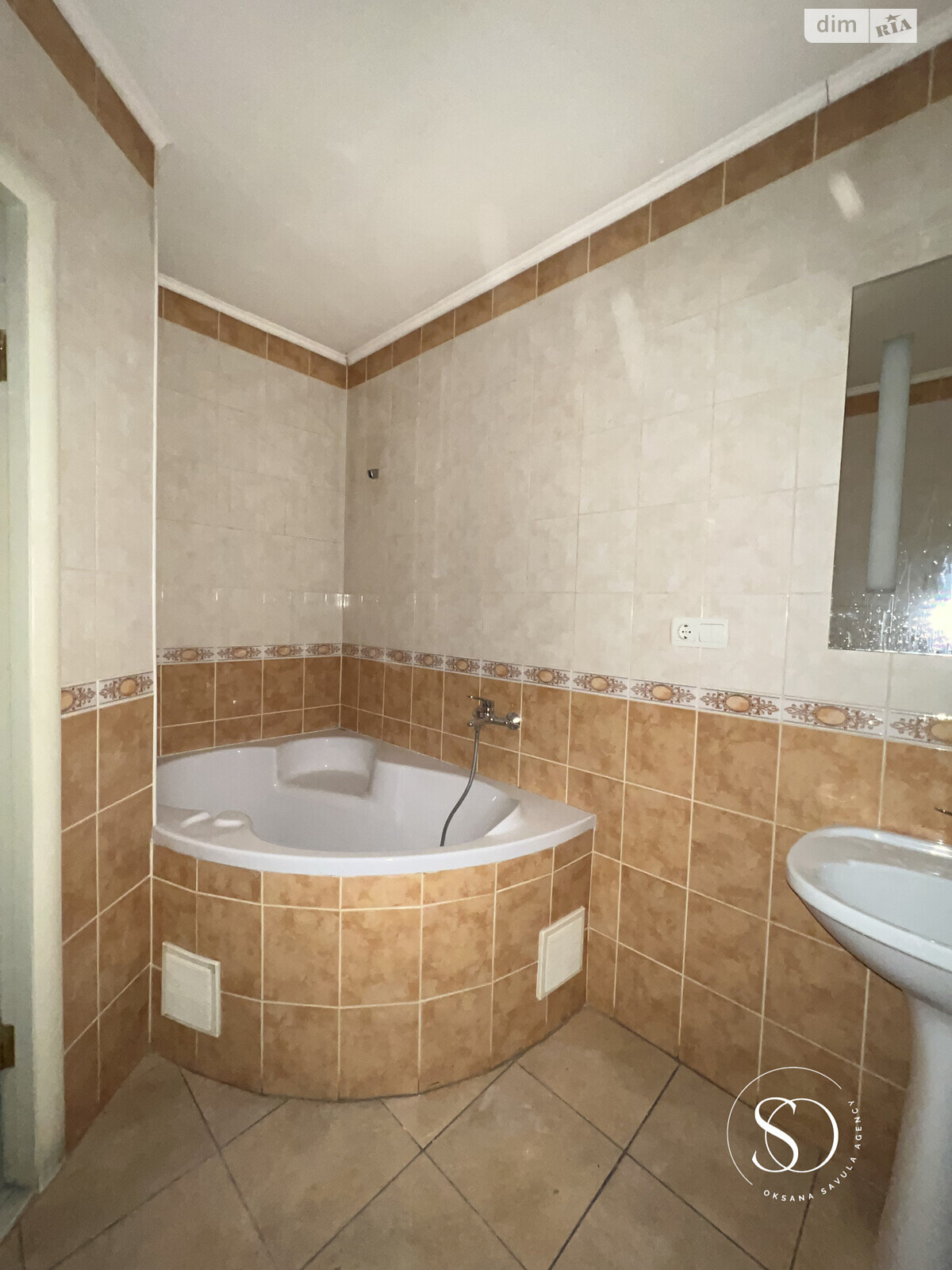 Продажа четырехкомнатной квартиры в Львове, на ул. Шолом-Алейхема, фото 1 Продажа четырехкомнатной квартиры в Львове, на ул. Шолом-Алейхема, фото 1