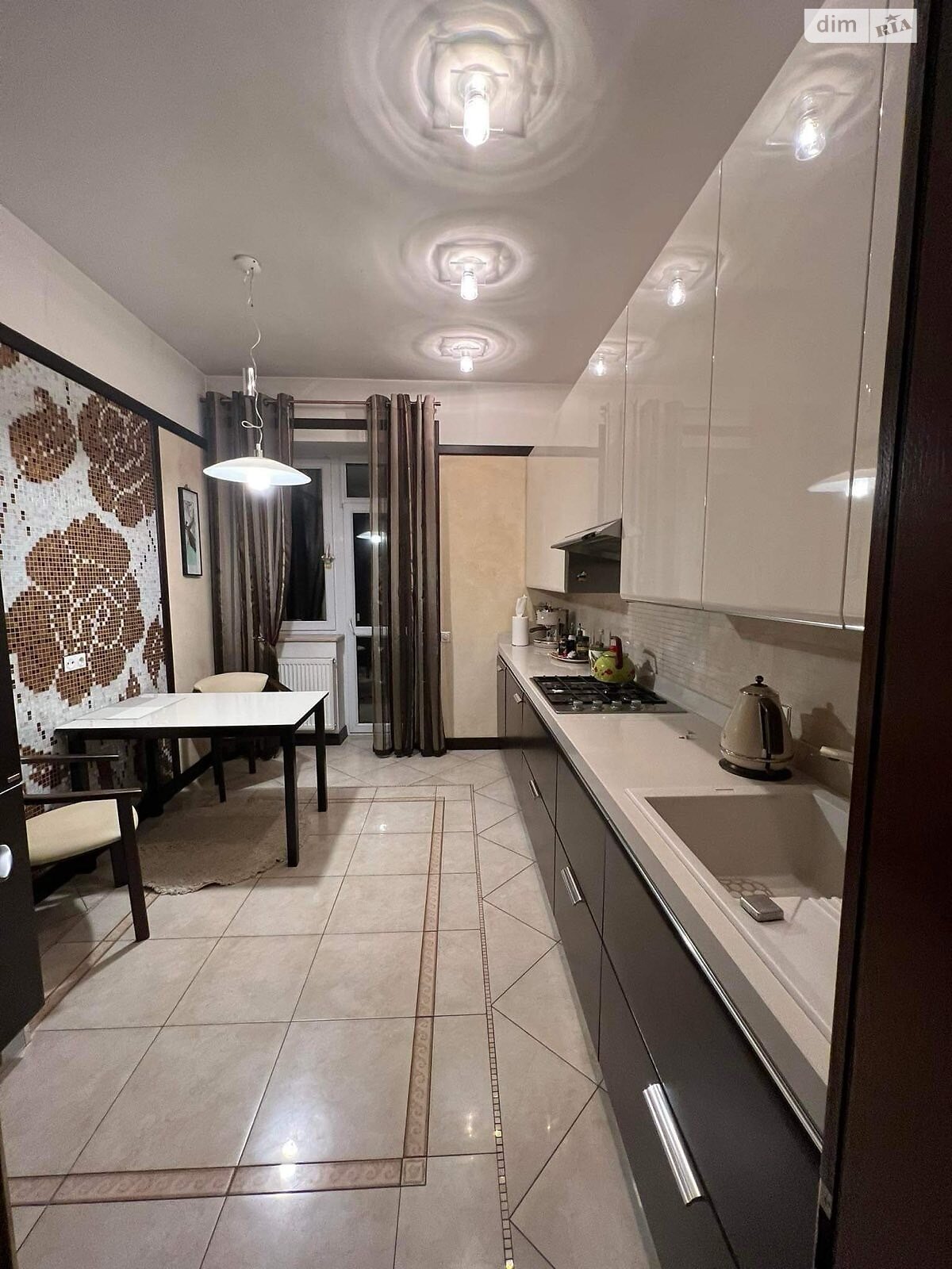 Продажа трехкомнатной квартиры в Львове, на ул. Кубийовича 11, район Снопков фото 1 Продажа трехкомнатной квартиры в Львове, на ул. Кубийовича 11, район Снопков фото 1