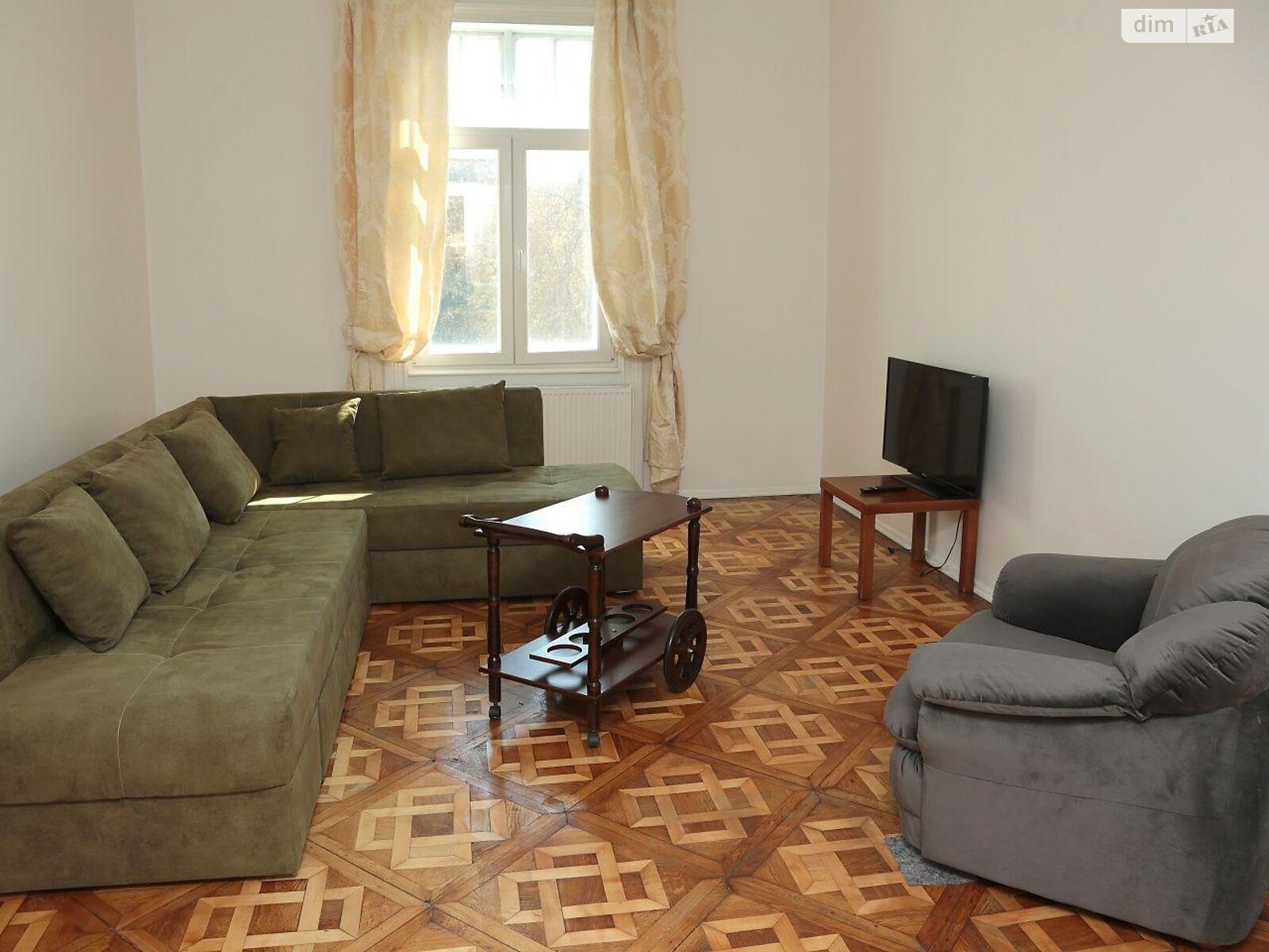 Продаж трикімнатної квартири в Львові, на вул. Руставелі Шота 42, район Снопків фото 1 Продаж трикімнатної квартири в Львові, на вул. Руставелі Шота 42, район Снопків фото 1