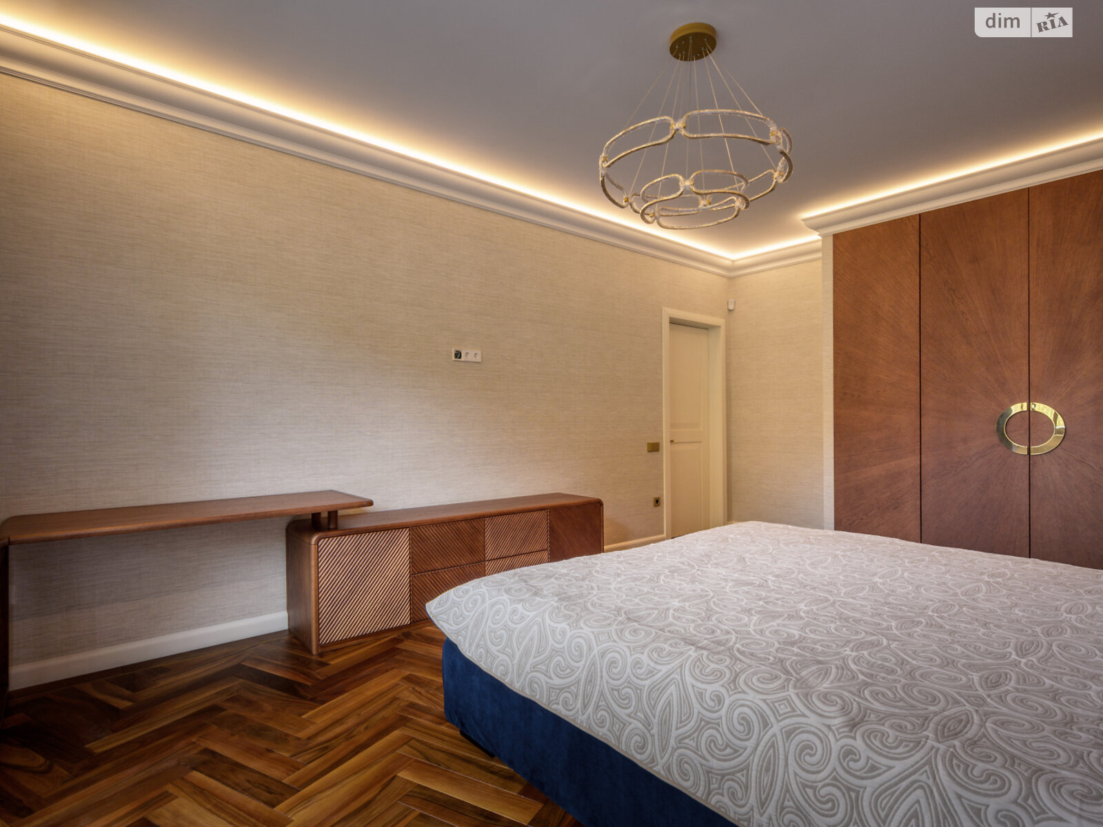 Продаж чотирикімнатної квартири в Львові, на вул. Самчука Уласа 13, район Софіївка (Галицький) фото 1