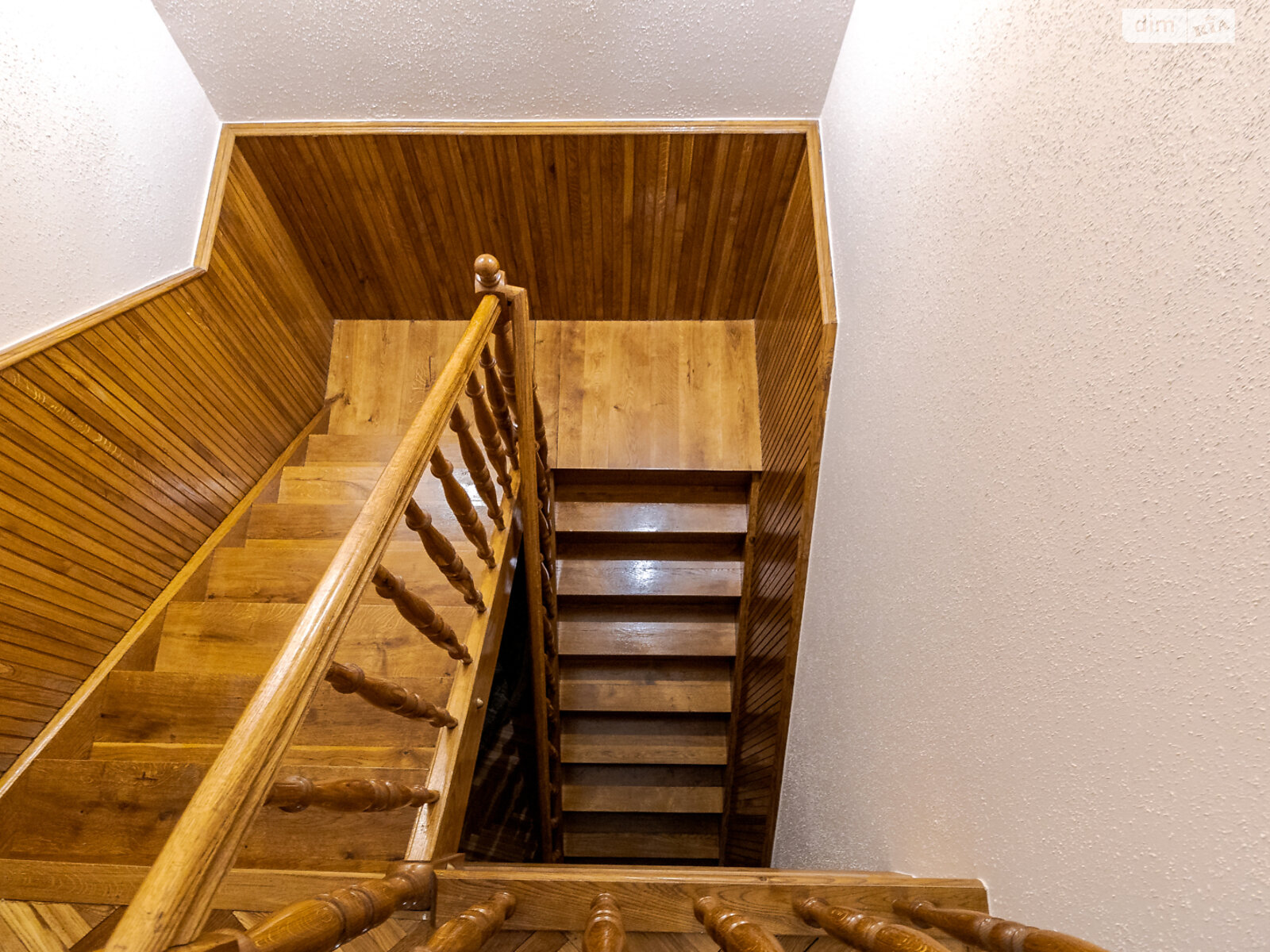 Продажа пятикомнатной квартиры в Львове, на ул. Свенцицкого Иллариона 18, район Софиевка (Галицкий) фото 1