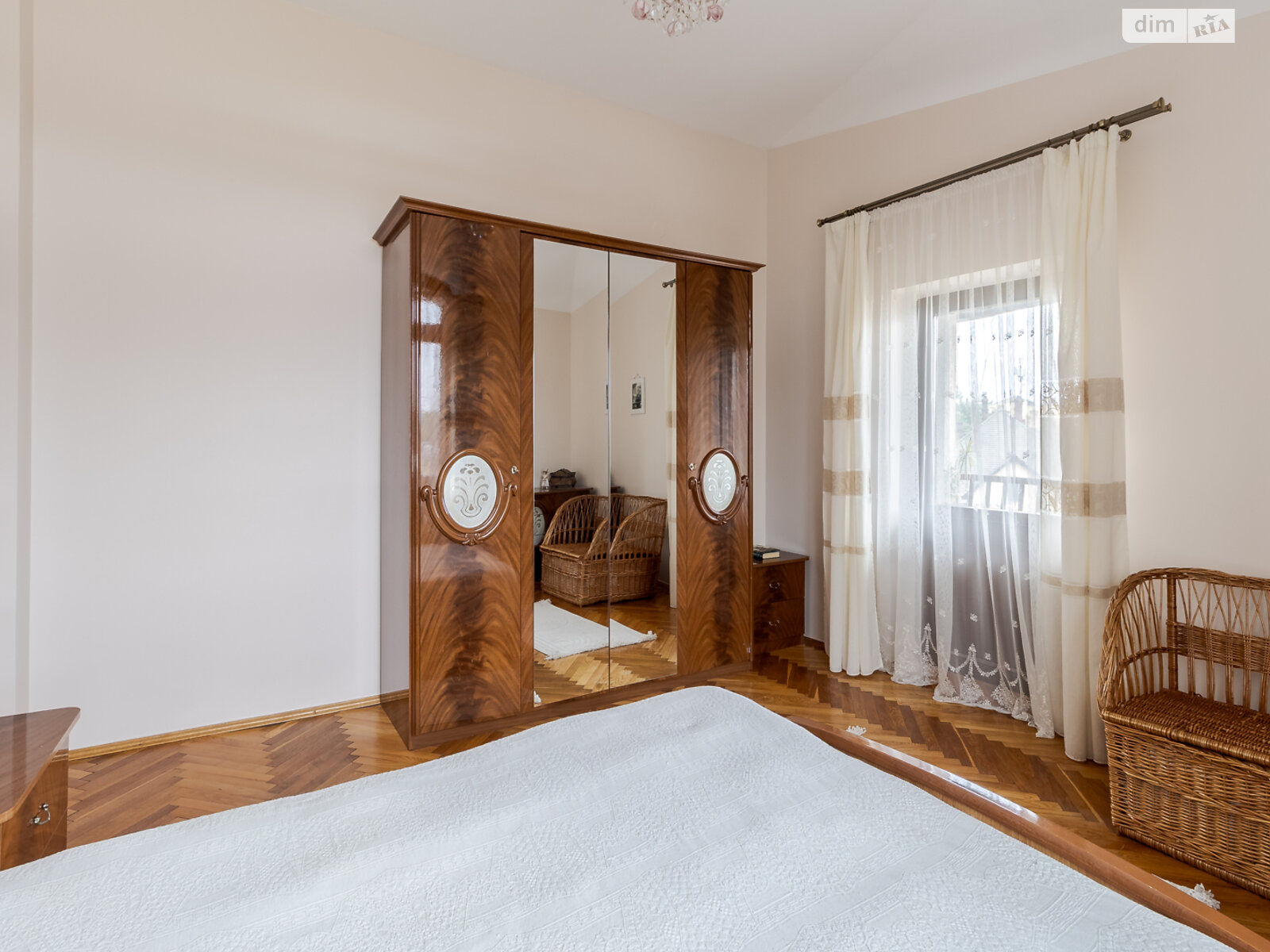 Продажа пятикомнатной квартиры в Львове, на ул. Свенцицкого Иллариона 18, район Софиевка (Галицкий) фото 1