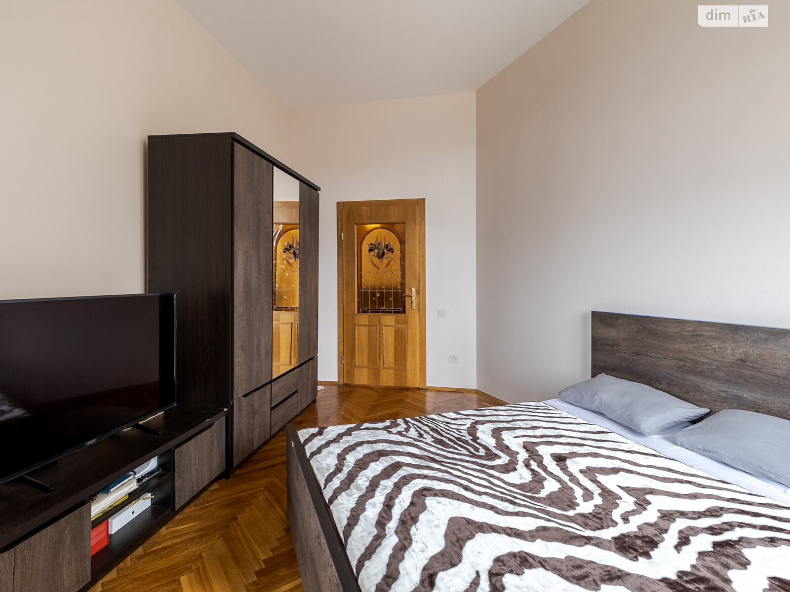 Продажа пятикомнатной квартиры в Львове, на ул. Свенцицкого Иллариона 18, район Софиевка (Галицкий) фото 1