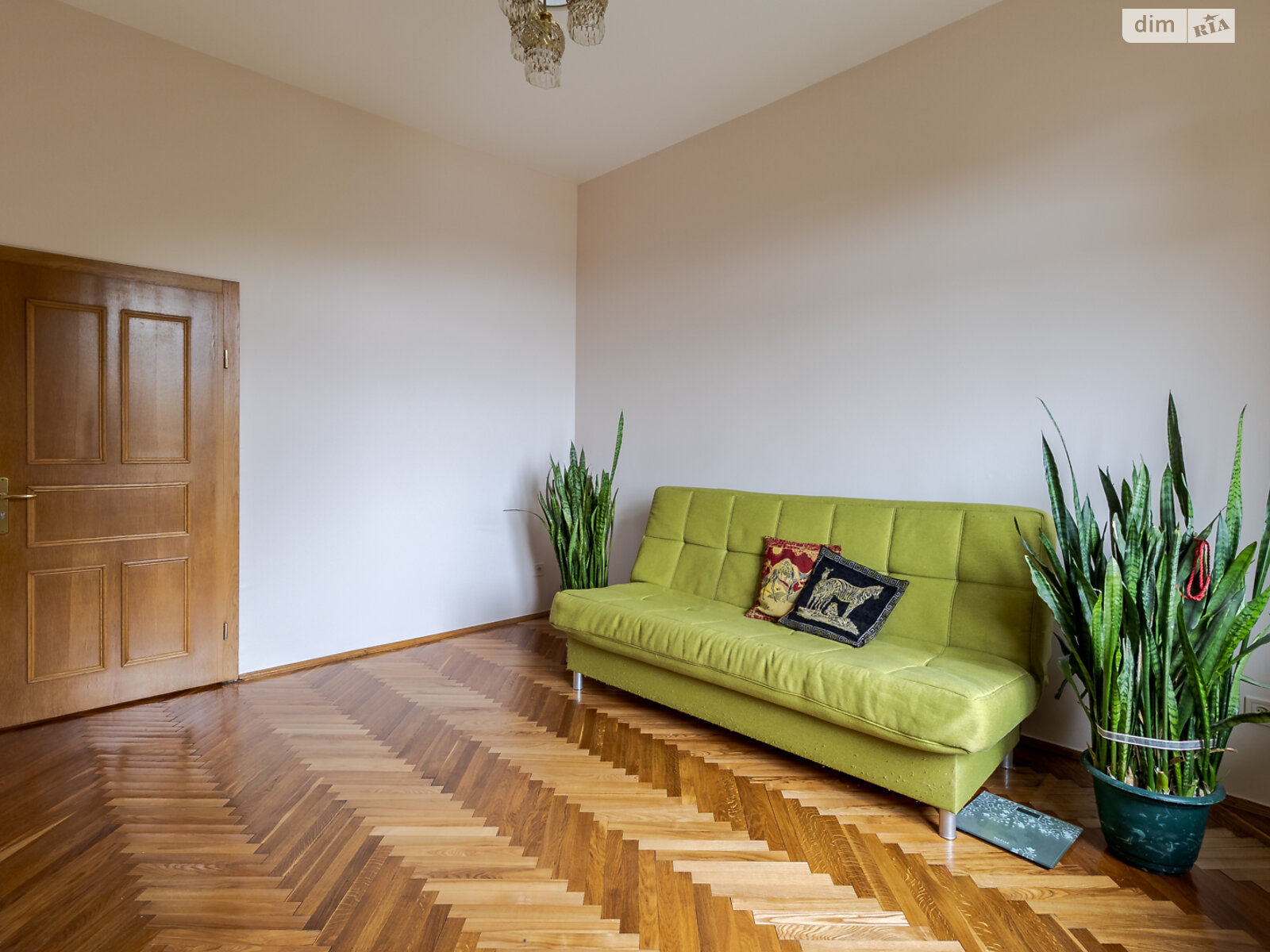 Продажа пятикомнатной квартиры в Львове, на ул. Свенцицкого Иллариона 18, район Софиевка (Галицкий) фото 1