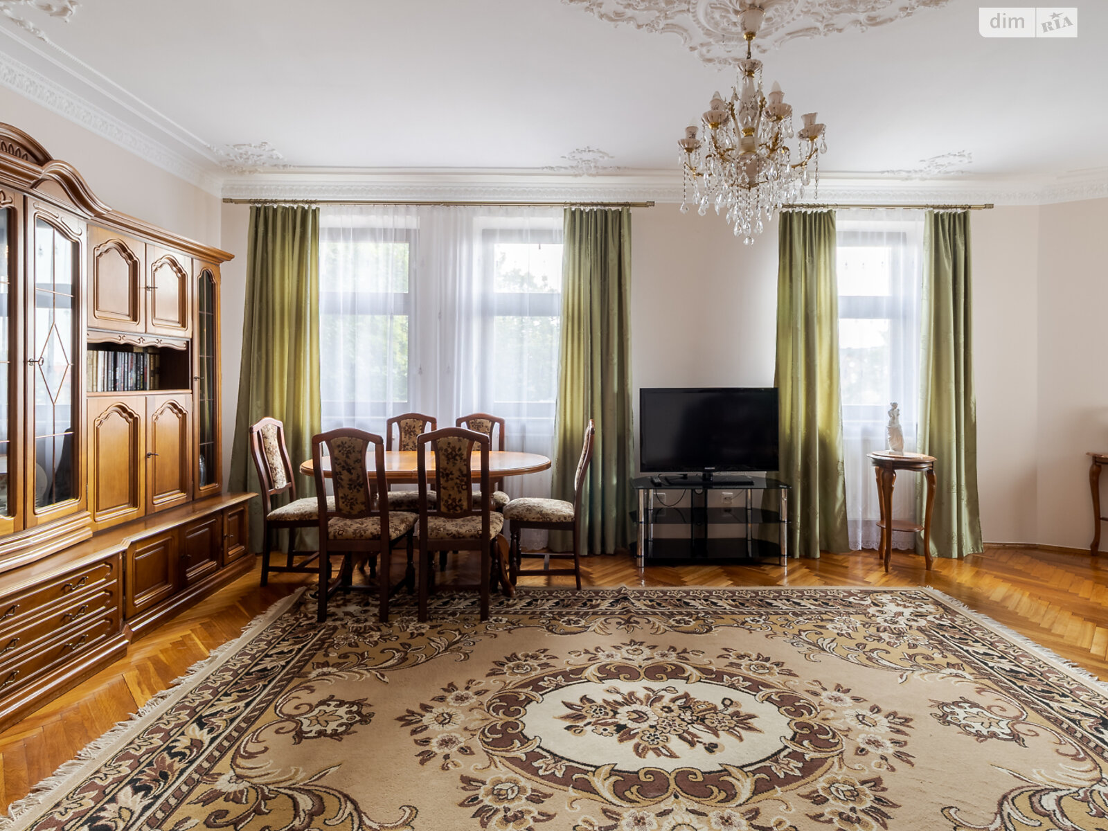 Продажа пятикомнатной квартиры в Львове, на ул. Свенцицкого Иллариона 18, район Софиевка (Галицкий) фото 1