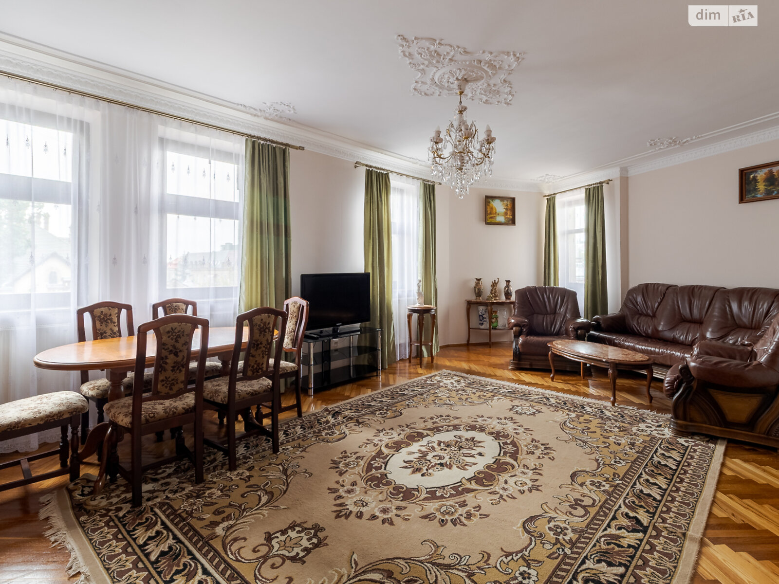 Продажа пятикомнатной квартиры в Львове, на ул. Свенцицкого Иллариона 18, район Софиевка (Галицкий) фото 1
