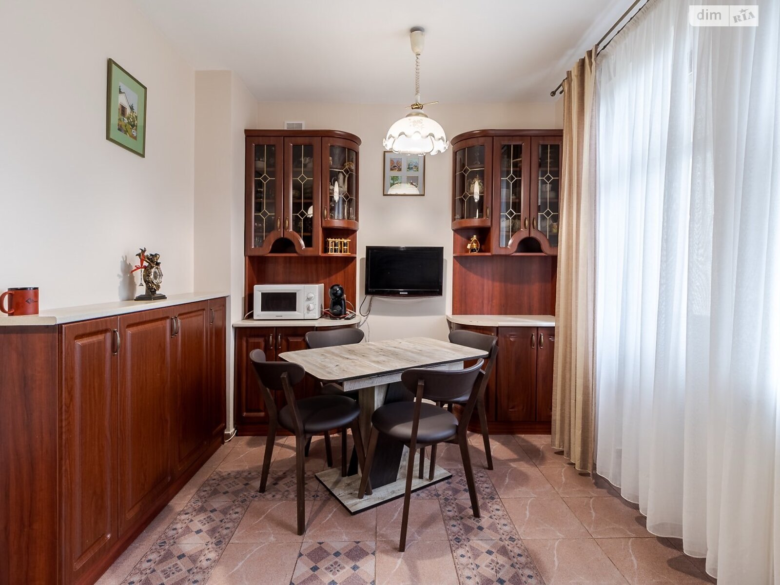 Продажа пятикомнатной квартиры в Львове, на ул. Свенцицкого Иллариона 18, район Софиевка (Галицкий) фото 1