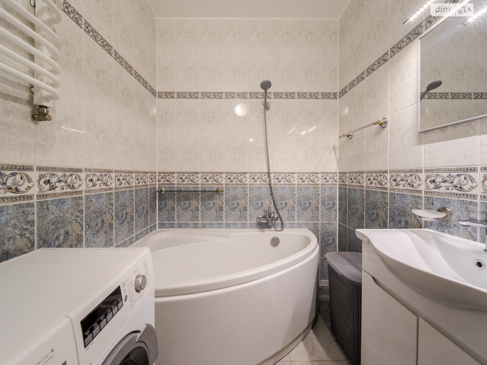 Продажа пятикомнатной квартиры в Львове, на ул. Свенцицкого Иллариона 18, район Софиевка (Галицкий) фото 1