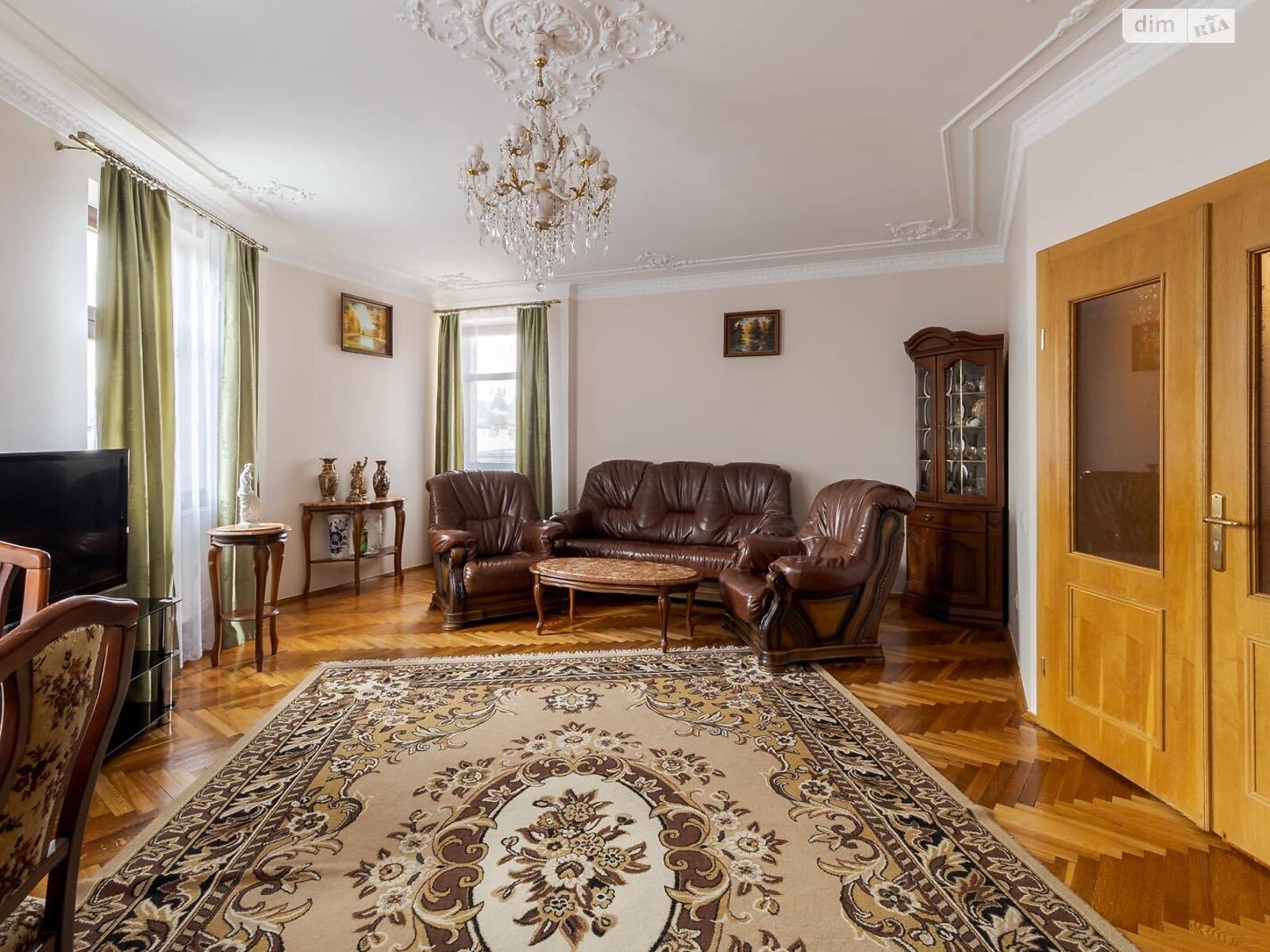 Продажа пятикомнатной квартиры в Львове, на ул. Свенцицкого Иллариона 18, район Софиевка (Галицкий) фото 1