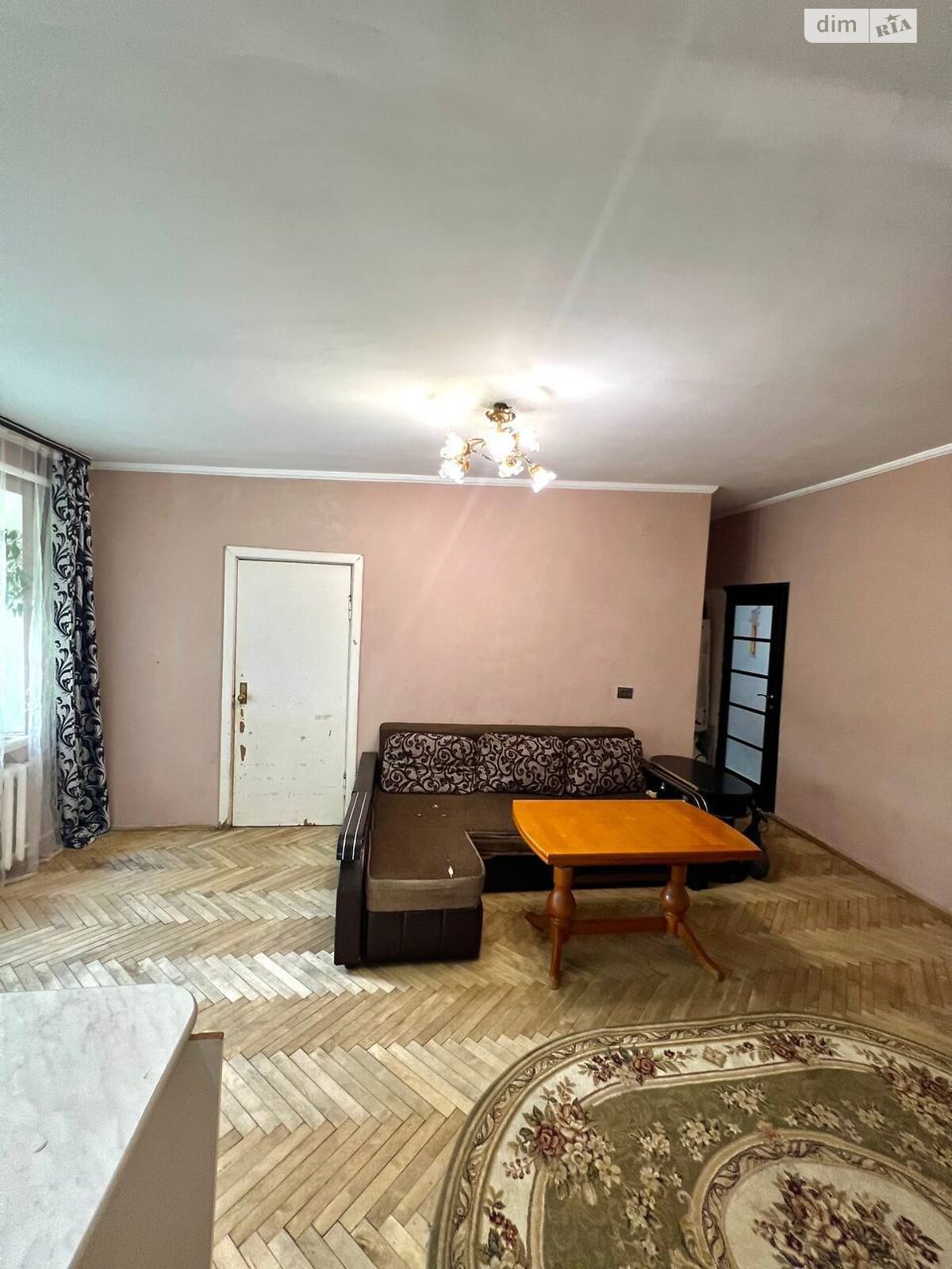 Продажа трехкомнатной квартиры в Львове, на ул. Студенческая 8, фото 1 Продажа трехкомнатной квартиры в Львове, на ул. Студенческая 8, фото 1