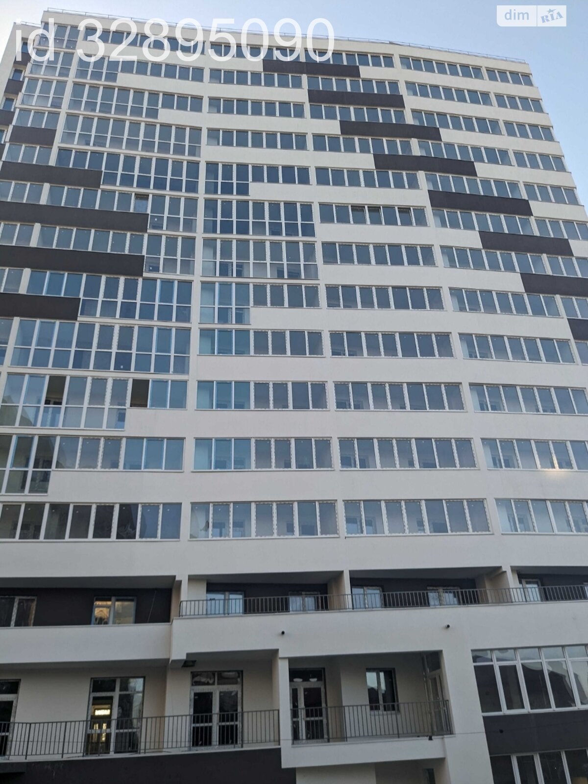 Продажа трехкомнатной квартиры в Львове, на ул. Бережанская, район Сыхов фото 1 Продажа трехкомнатной квартиры в Львове, на ул. Бережанская, район Сыхов фото 1