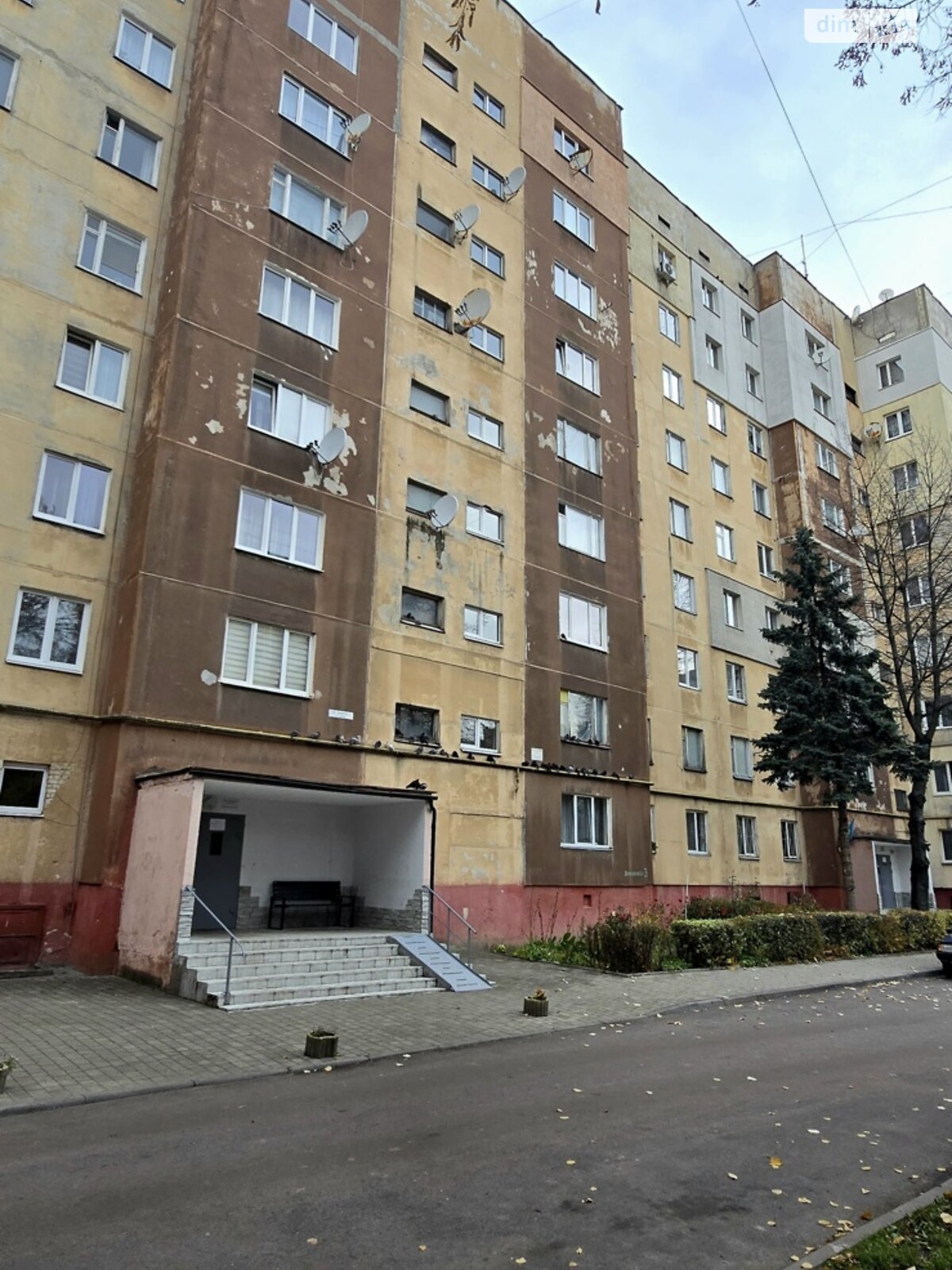 Продажа трехкомнатной квартиры в Львове, на ул. Довженко Александра 3, район Сыхов фото 1