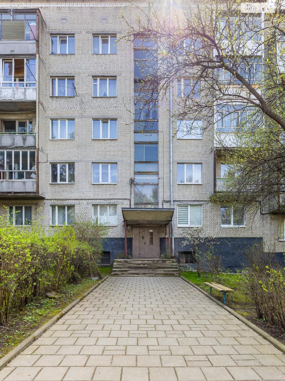 Продажа двухкомнатной квартиры в Львове, на ул. Дунайская 32, район Сыхов фото 1 Продажа двухкомнатной квартиры в Львове, на ул. Дунайская 32, район Сыхов фото 1