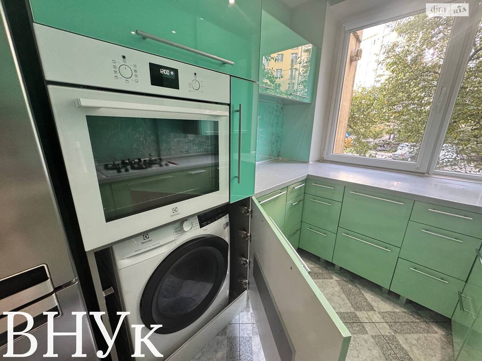 Продажа трехкомнатной квартиры в Львове, на ул. Монастырского 7, район Сыхов фото 1 Продажа трехкомнатной квартиры в Львове, на ул. Монастырского 7, район Сыхов фото 1
