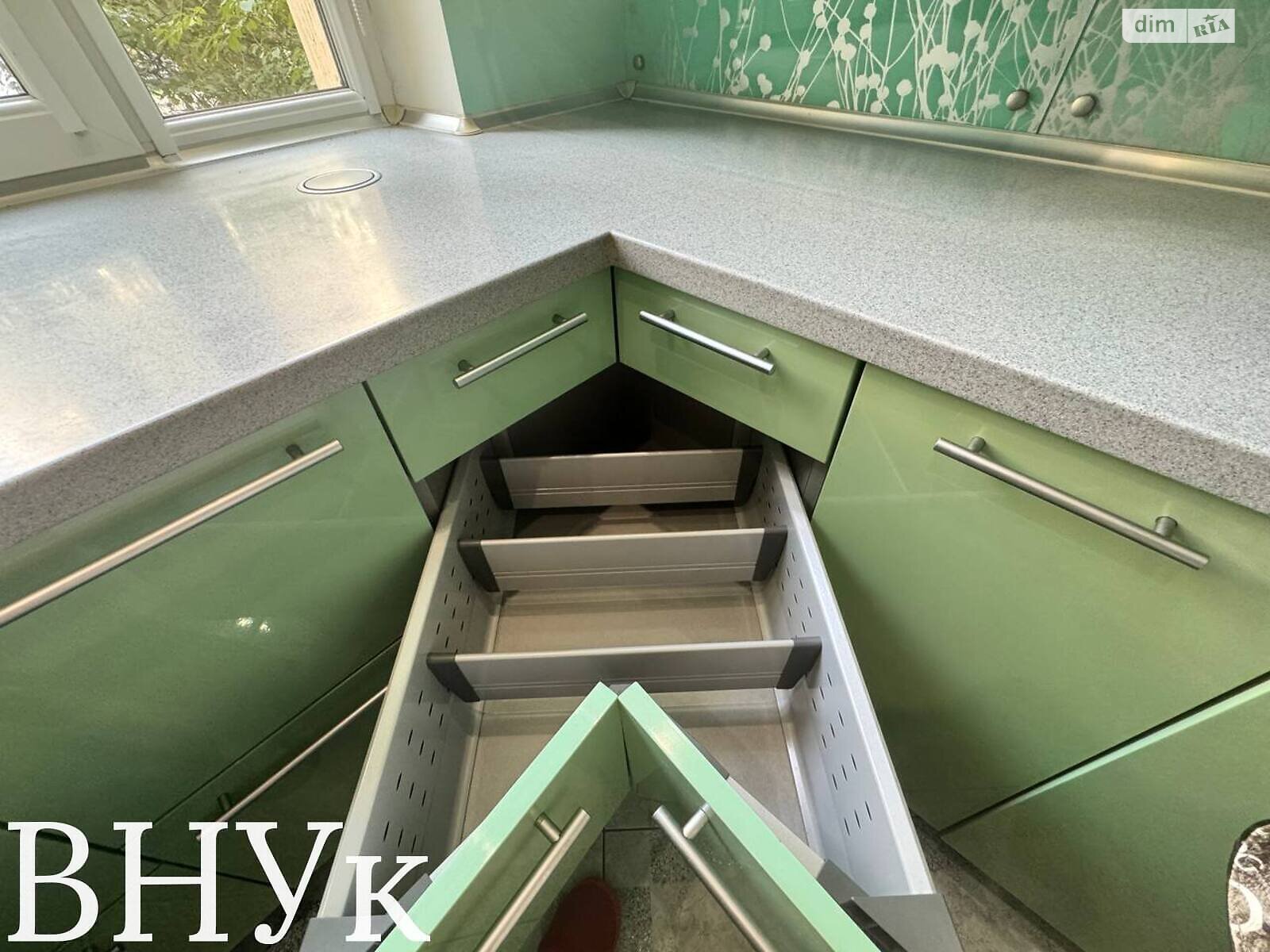 Продажа трехкомнатной квартиры в Львове, на ул. Монастырского 7, район Сыхов фото 1 Продажа трехкомнатной квартиры в Львове, на ул. Монастырского 7, район Сыхов фото 1