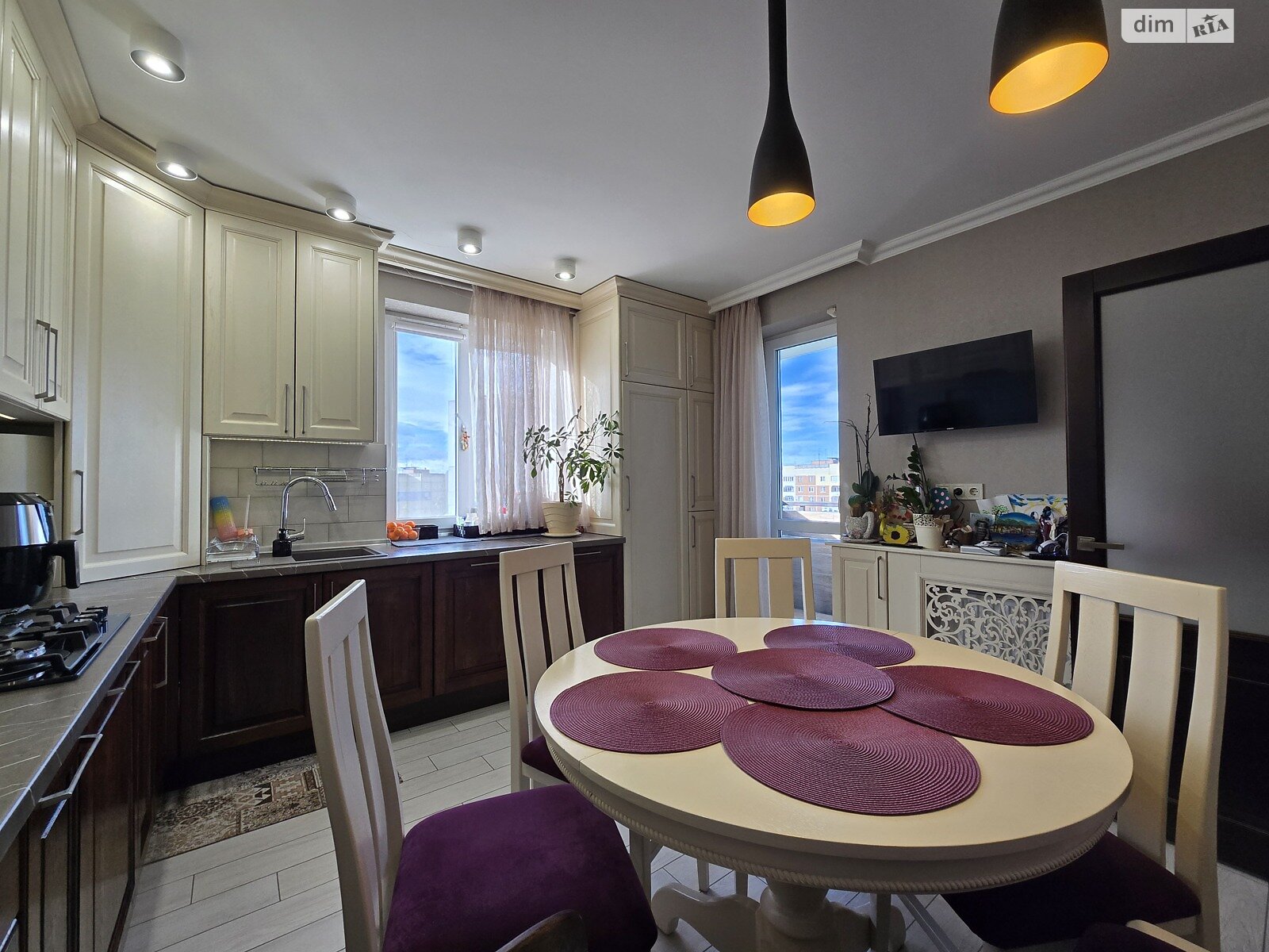 Продажа пятикомнатной квартиры в Львове, на ул. Полуботко Гетьмана 29, район Сыхов фото 1 Продажа пятикомнатной квартиры в Львове, на ул. Полуботко Гетьмана 29, район Сыхов фото 1