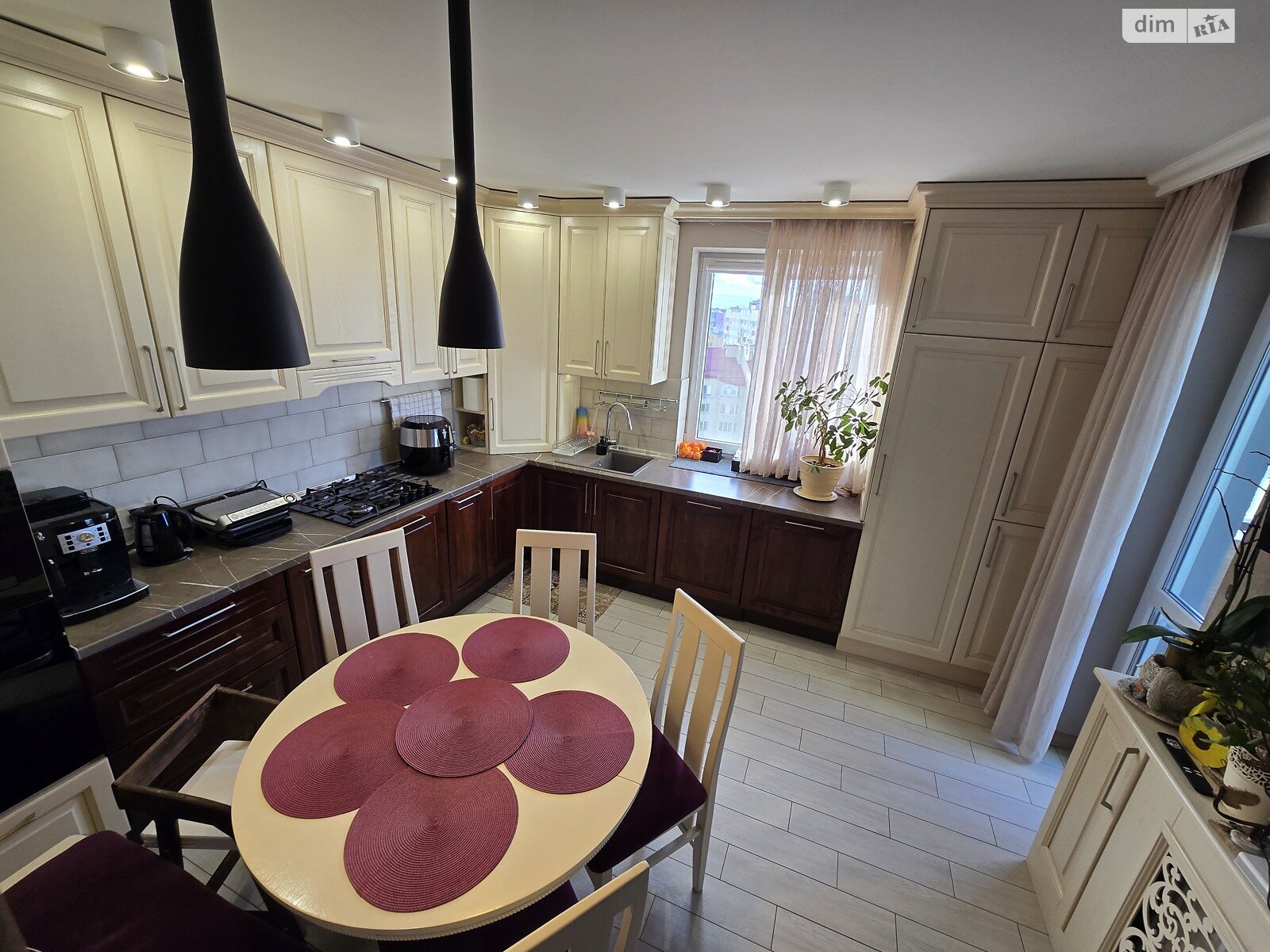 Продажа пятикомнатной квартиры в Львове, на ул. Полуботко Гетьмана 29, район Сыхов фото 1 Продажа пятикомнатной квартиры в Львове, на ул. Полуботко Гетьмана 29, район Сыхов фото 1