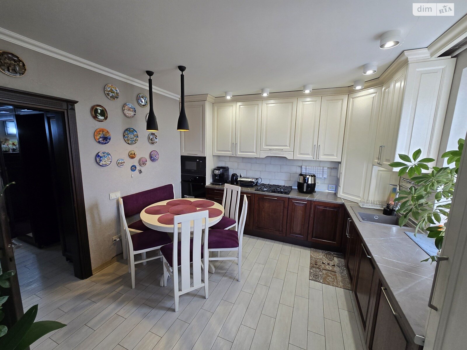 Продажа пятикомнатной квартиры в Львове, на ул. Полуботко Гетьмана 29, район Сыхов фото 1 Продажа пятикомнатной квартиры в Львове, на ул. Полуботко Гетьмана 29, район Сыхов фото 1