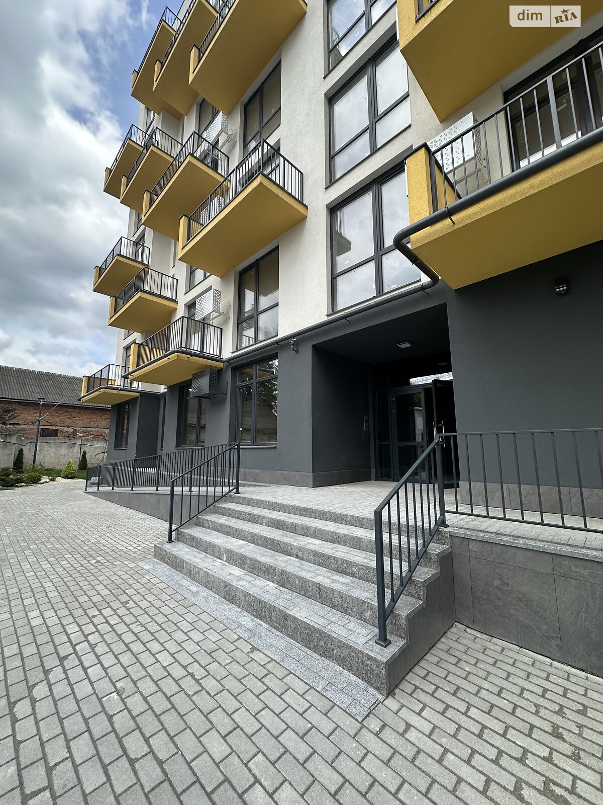 Продажа однокомнатной квартиры в Львове, на ул. Владимира Навроцкого 4, район Сыхов фото 1 Продажа однокомнатной квартиры в Львове, на ул. Владимира Навроцкого 4, район Сыхов фото 1