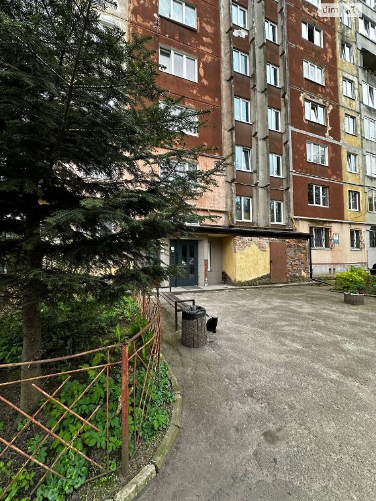 Продажа трехкомнатной квартиры в Львове, на ул. Хоткевича Гната 32, район Сыховский фото 1
