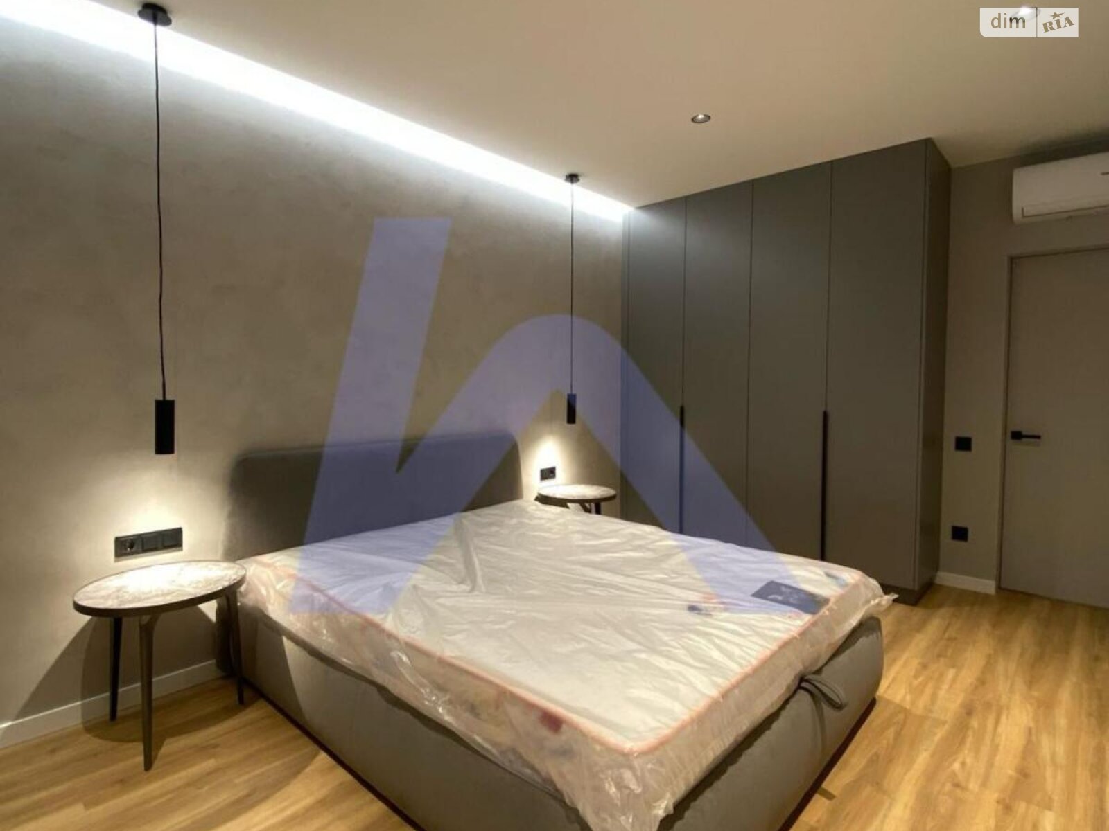 Продажа пятикомнатной квартиры в Львове, на ул. Венгерская, район Сыховский фото 1 Продажа пятикомнатной квартиры в Львове, на ул. Венгерская, район Сыховский фото 1