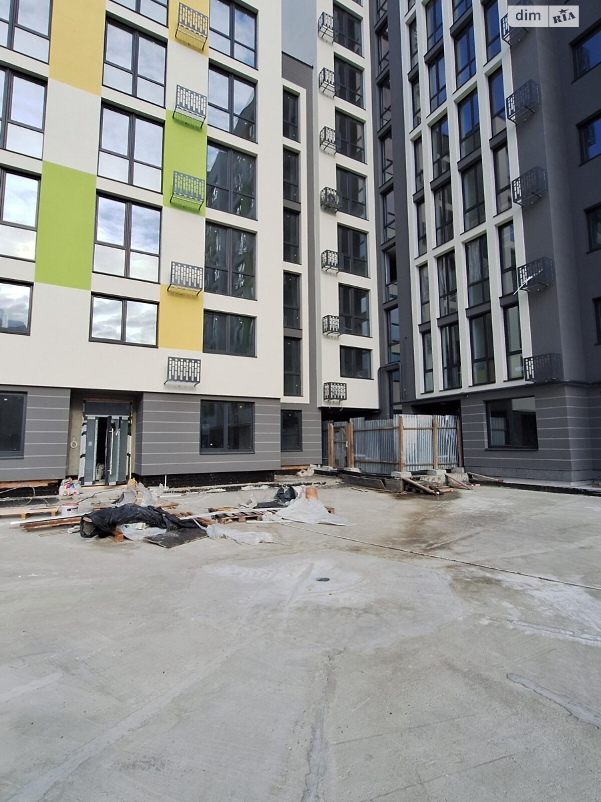 Продаж однокімнатної квартири в Львові, на вул. Угорська 12, район Новий Львів фото 1 Продаж однокімнатної квартири в Львові, на вул. Угорська 12, район Новий Львів фото 1