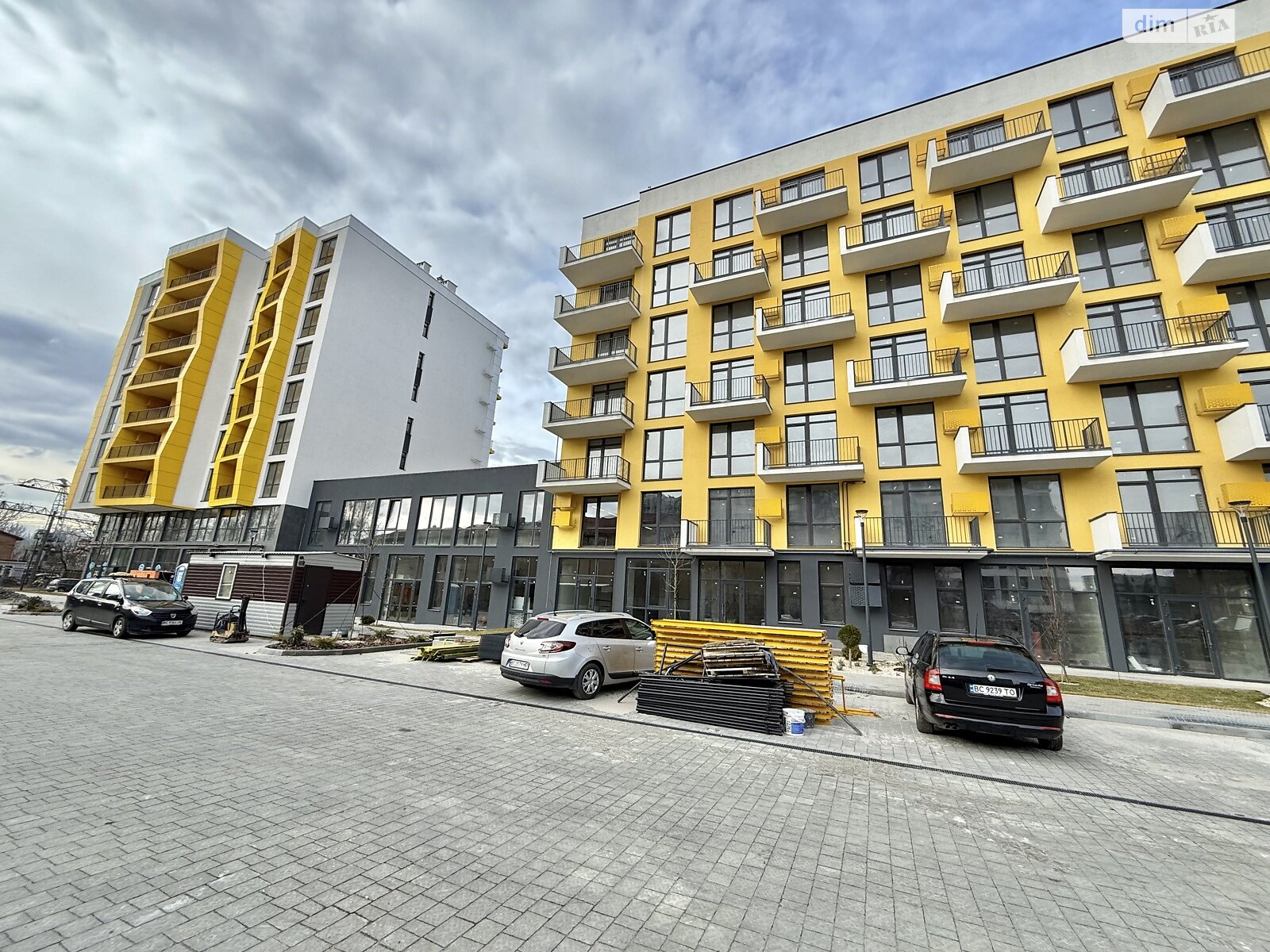 Продаж трикімнатної квартири в Львові, на вул. Володимира Навроцького 4, район Сихівський фото 1 Продаж трикімнатної квартири в Львові, на вул. Володимира Навроцького 4, район Сихівський фото 1
