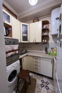 Продажа однокомнатной квартиры в Львове, на ул. Дорошенко Петра 45, район Галицкий фото 2
