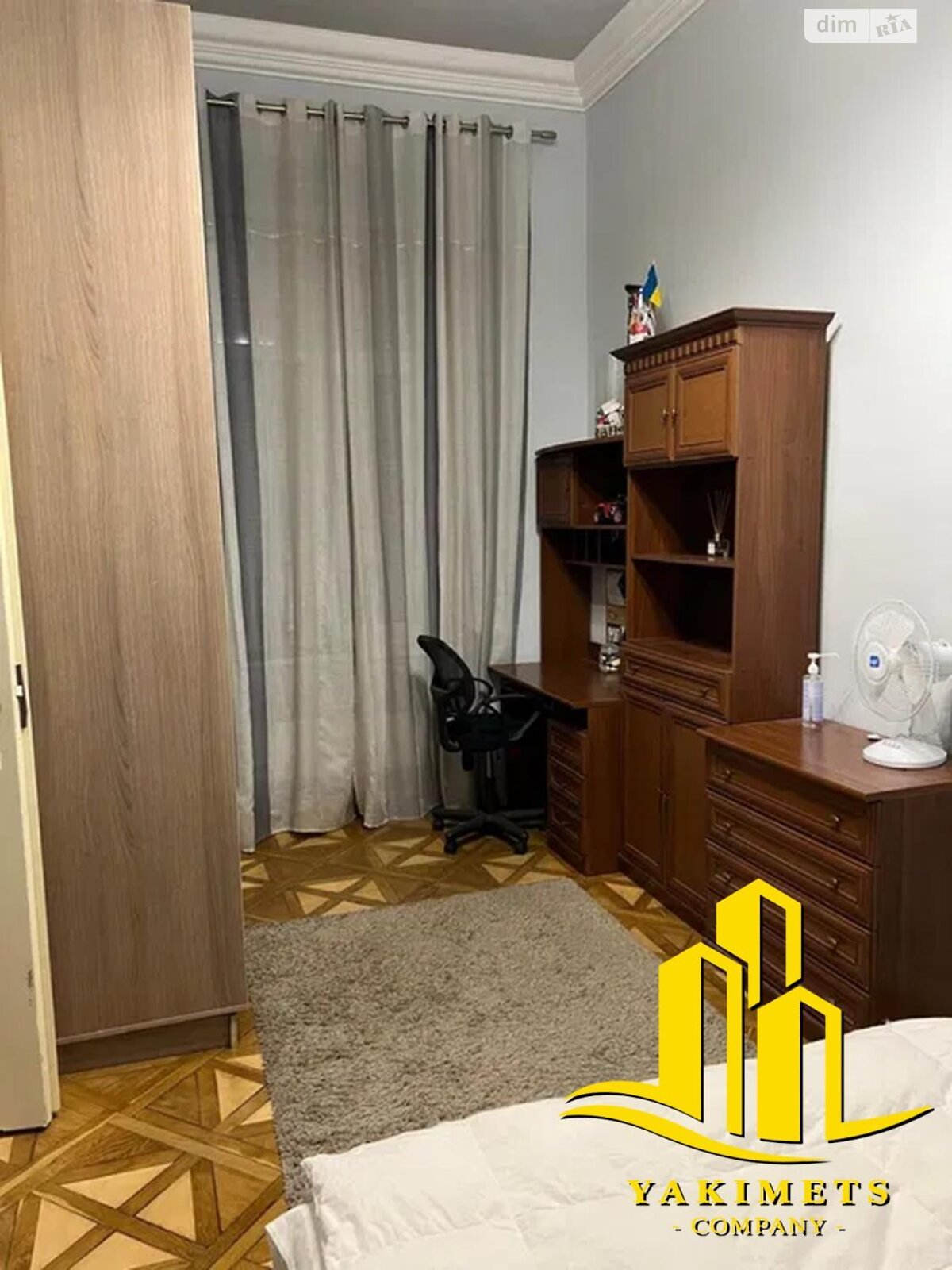 Продаж трикімнатної квартири в Львові, на вул. Дорошенка Петра 44, район Центр фото 1